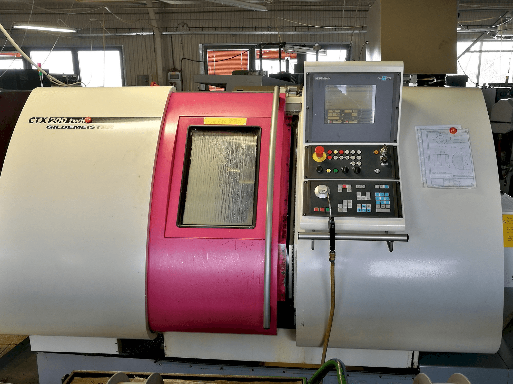 A Gildemeister CTX 200 Twin gép elölnézete