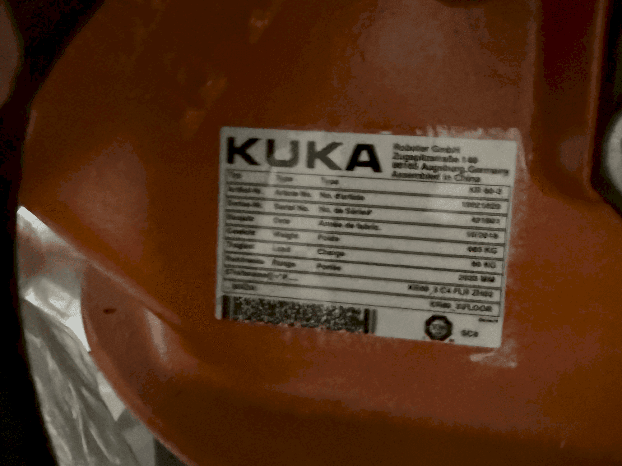 A KUKA KR16-2 gép adattáblája