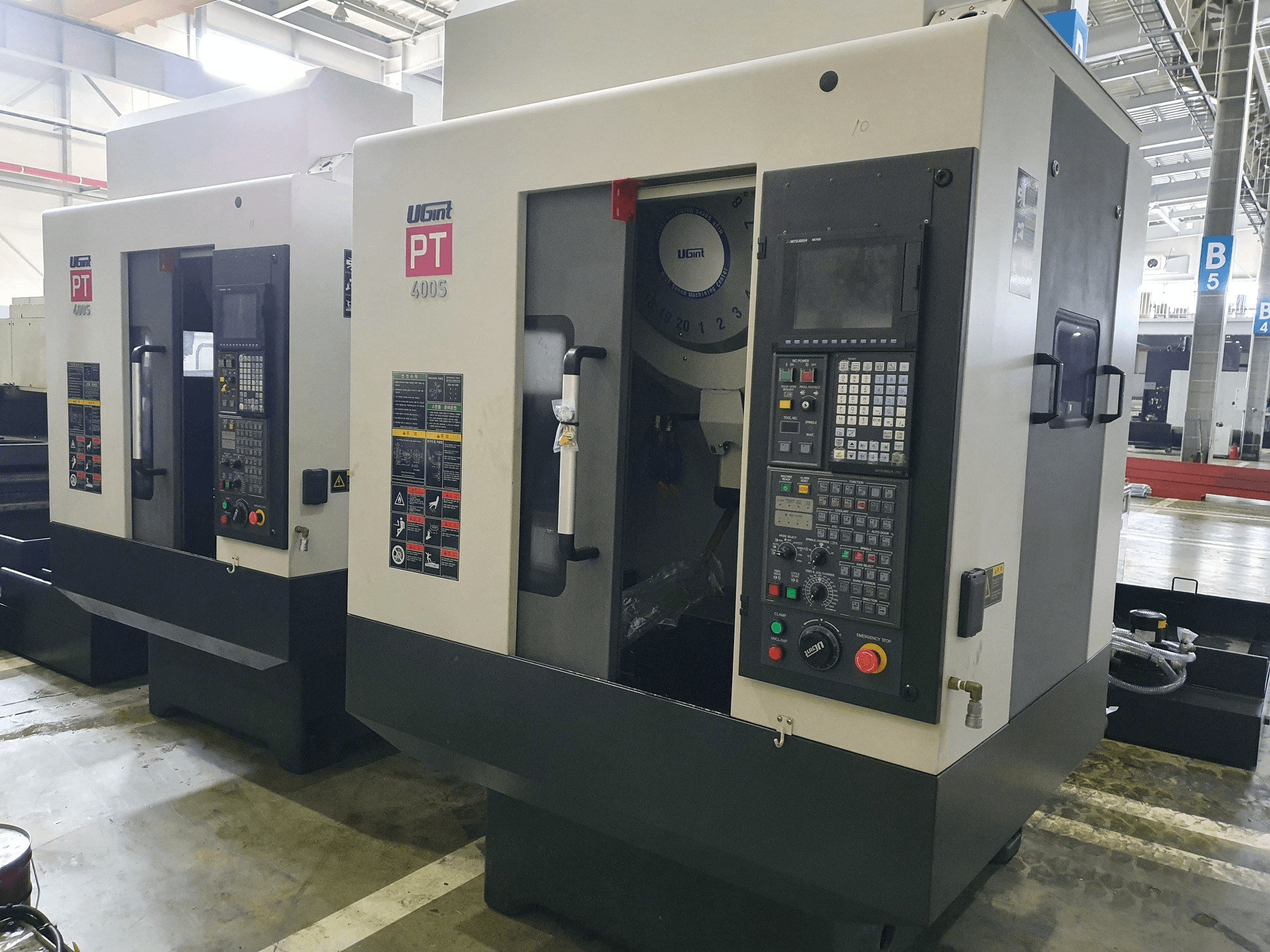 A UGINT PT400S gép elölnézete
