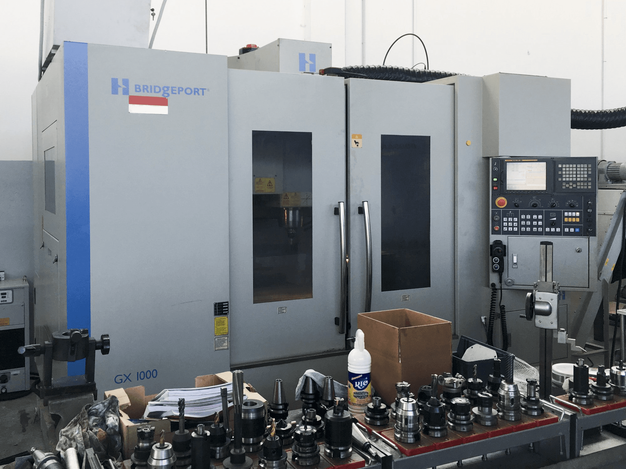 A Bridgeport GX 1000 gép elölnézete