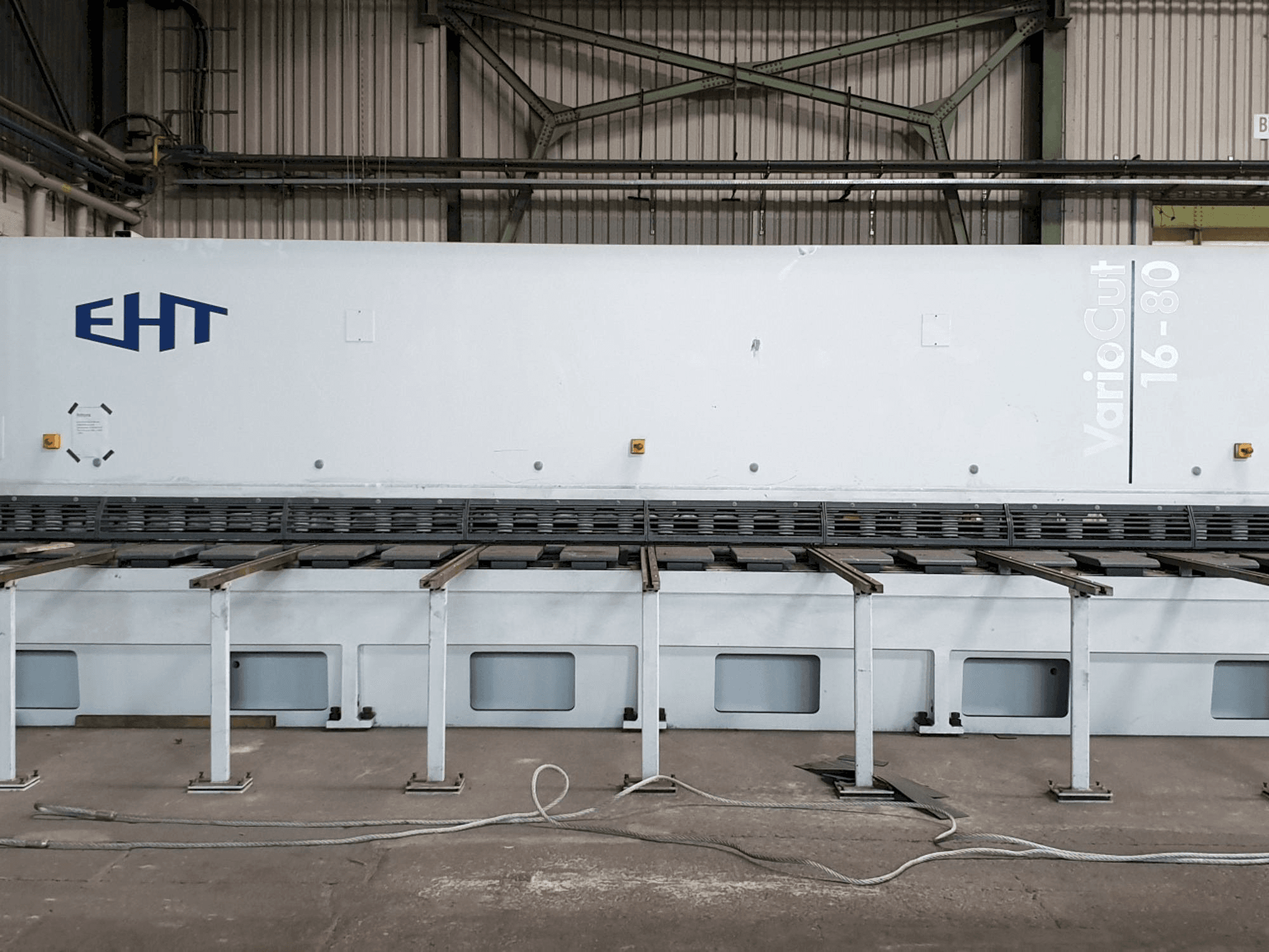 A EHT VarioCut 16-80 gép elölnézete