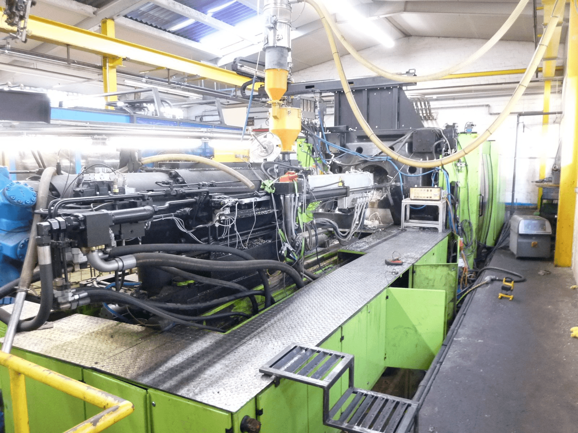 A ENGEL ES 10000/1300 DK gép oldalnézete