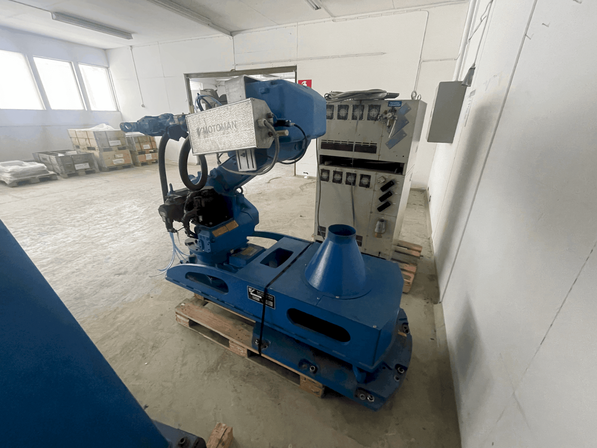 A MOTOMAN VST 600 SX gép elölnézete