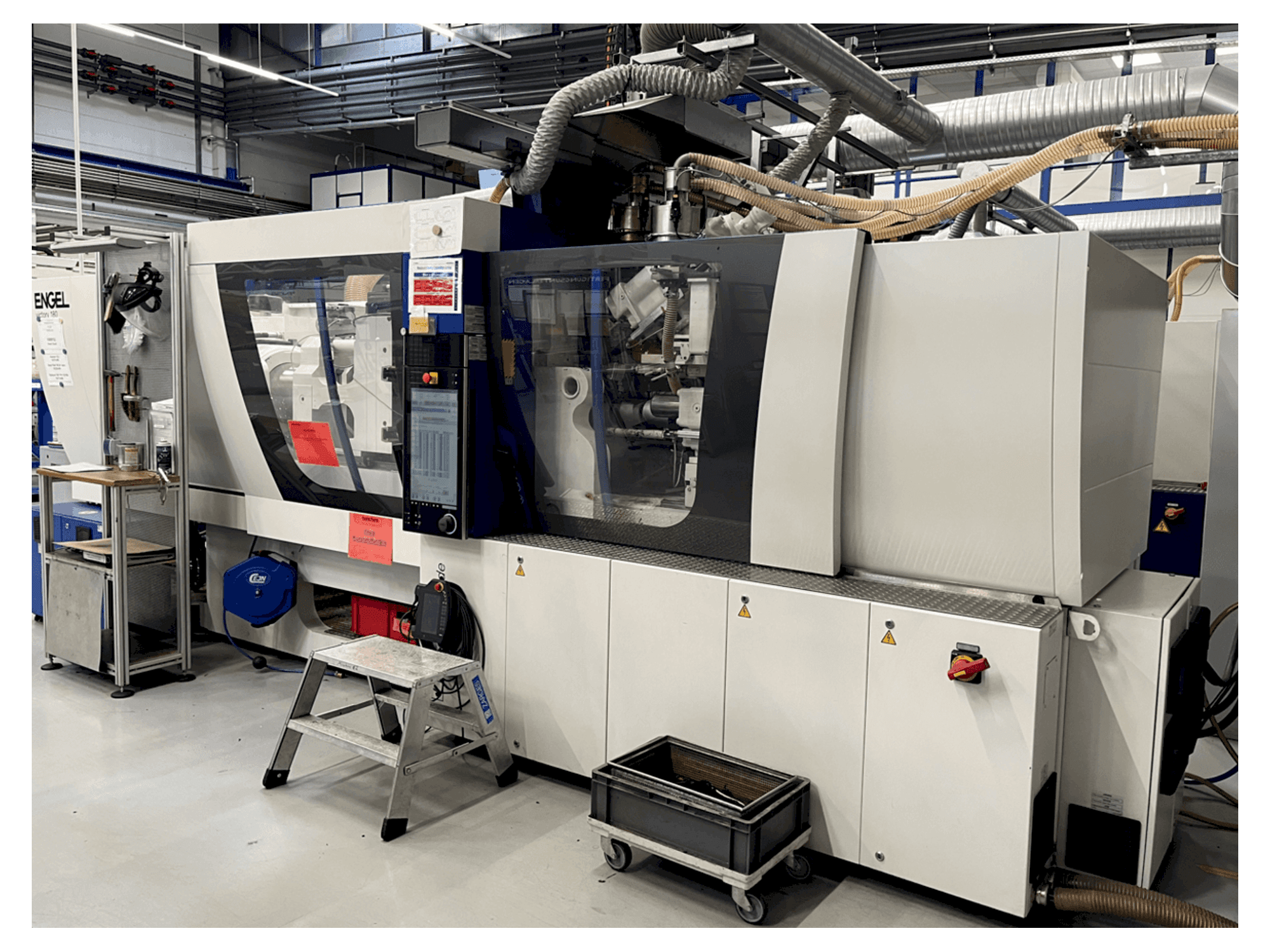 A Engel Victory 200H 60W 180 gép elölnézete