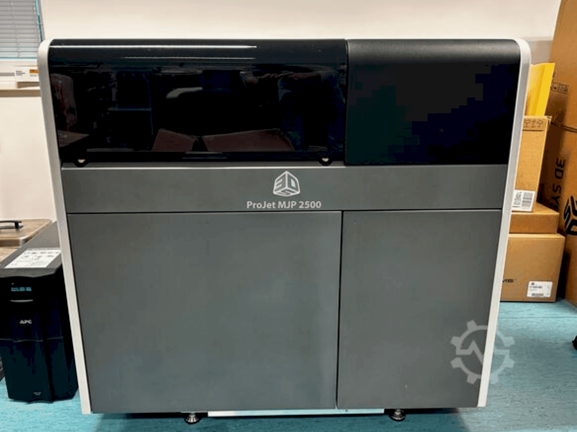 A 3DSYSTEMS projet 2500 plus gép elölnézete