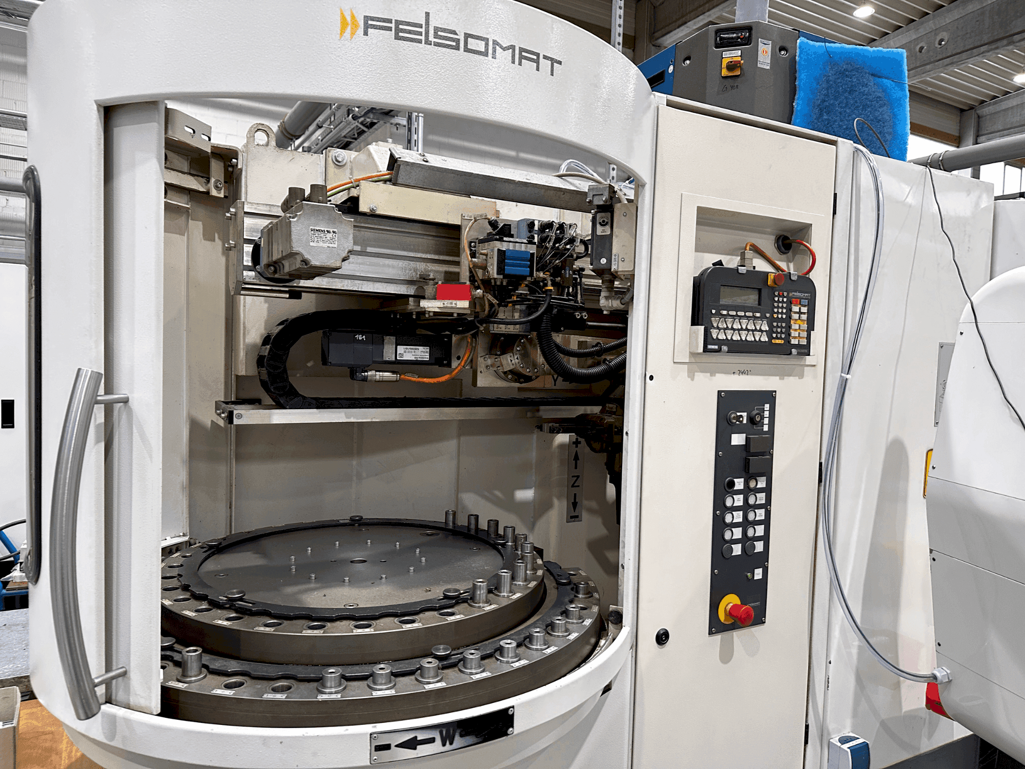 A SAACKE UWIID gép elölnézete