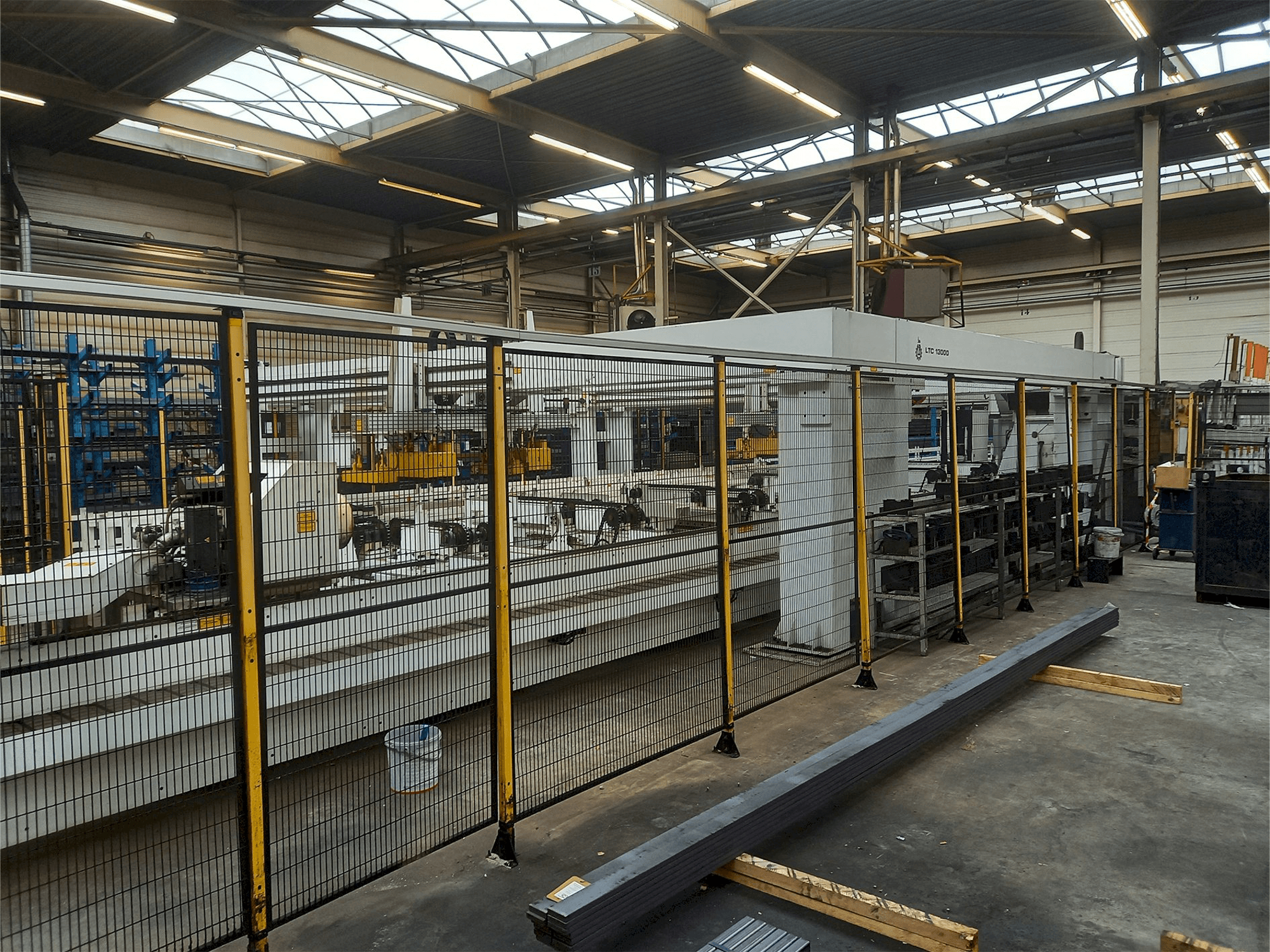 A Balliu LTC 13000 gép elölnézete