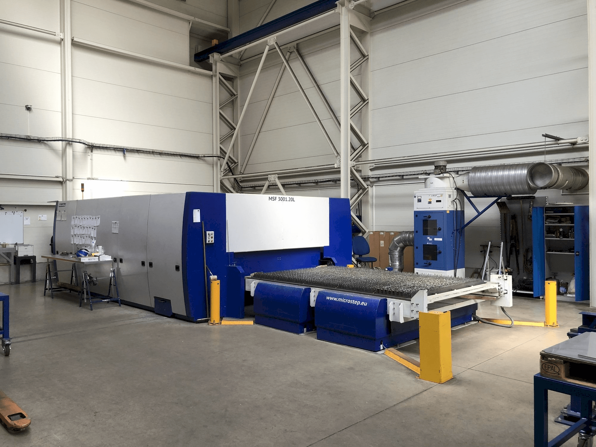 A MicroStep MSF 3001.20L gép oldalnézete