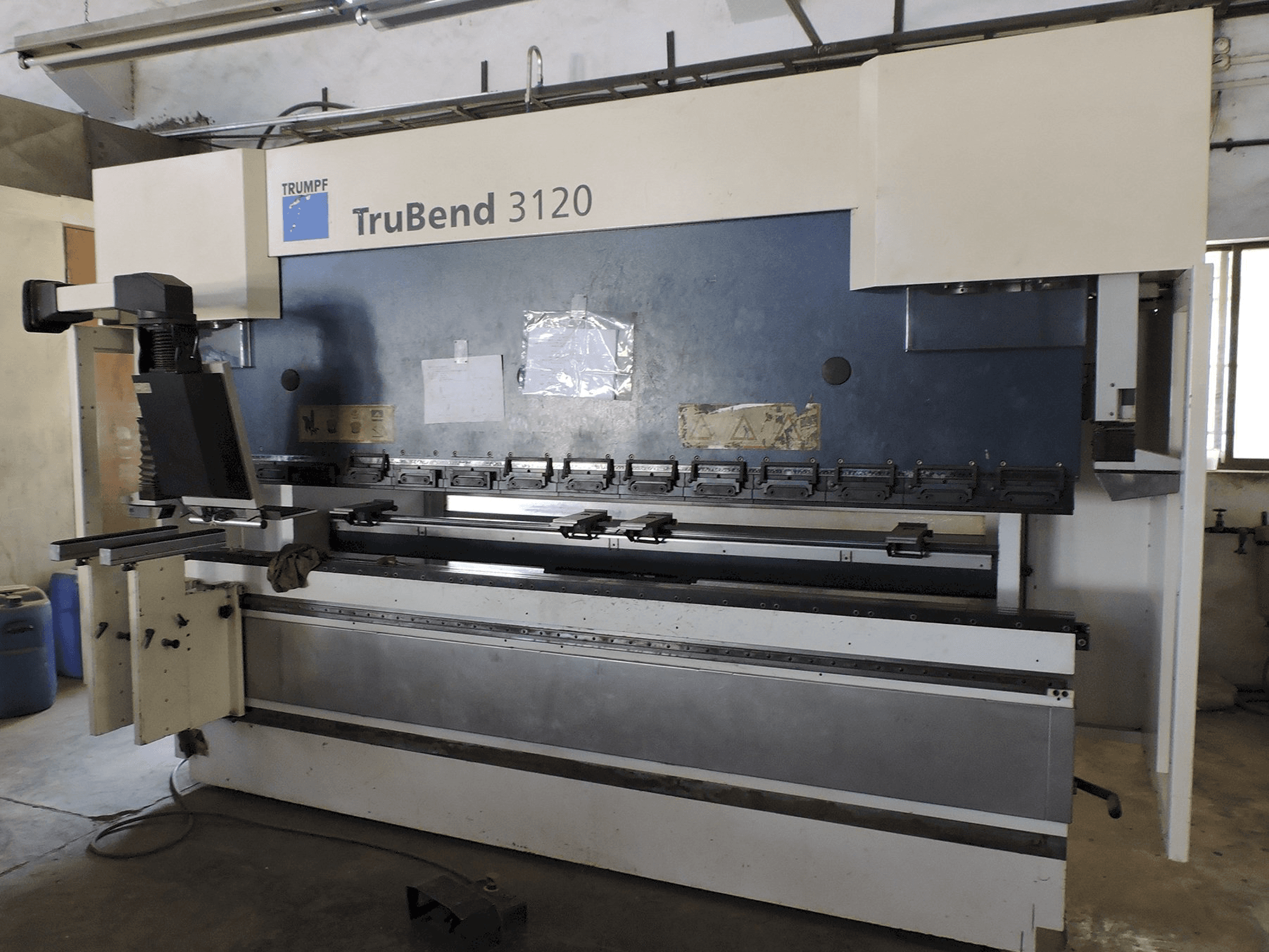 A Trumpf TruBend 3120 gép elölnézete