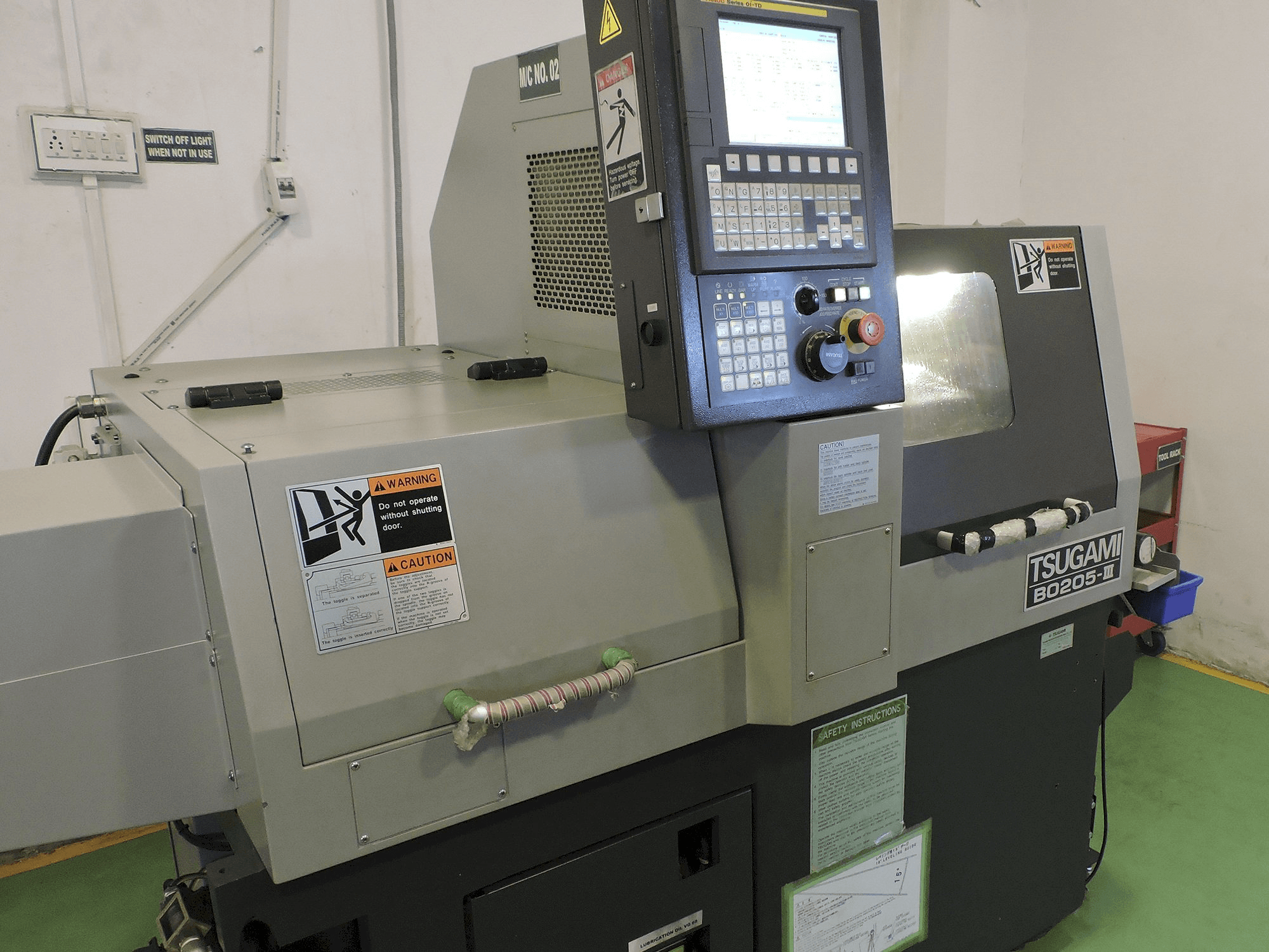 A TSUGAMI B0205-III gép bal oldali nézete