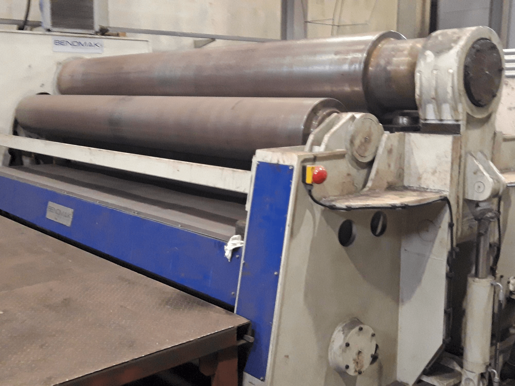 A BENDMAK CY4R-HHS 450-35/33-4 gép elölnézete