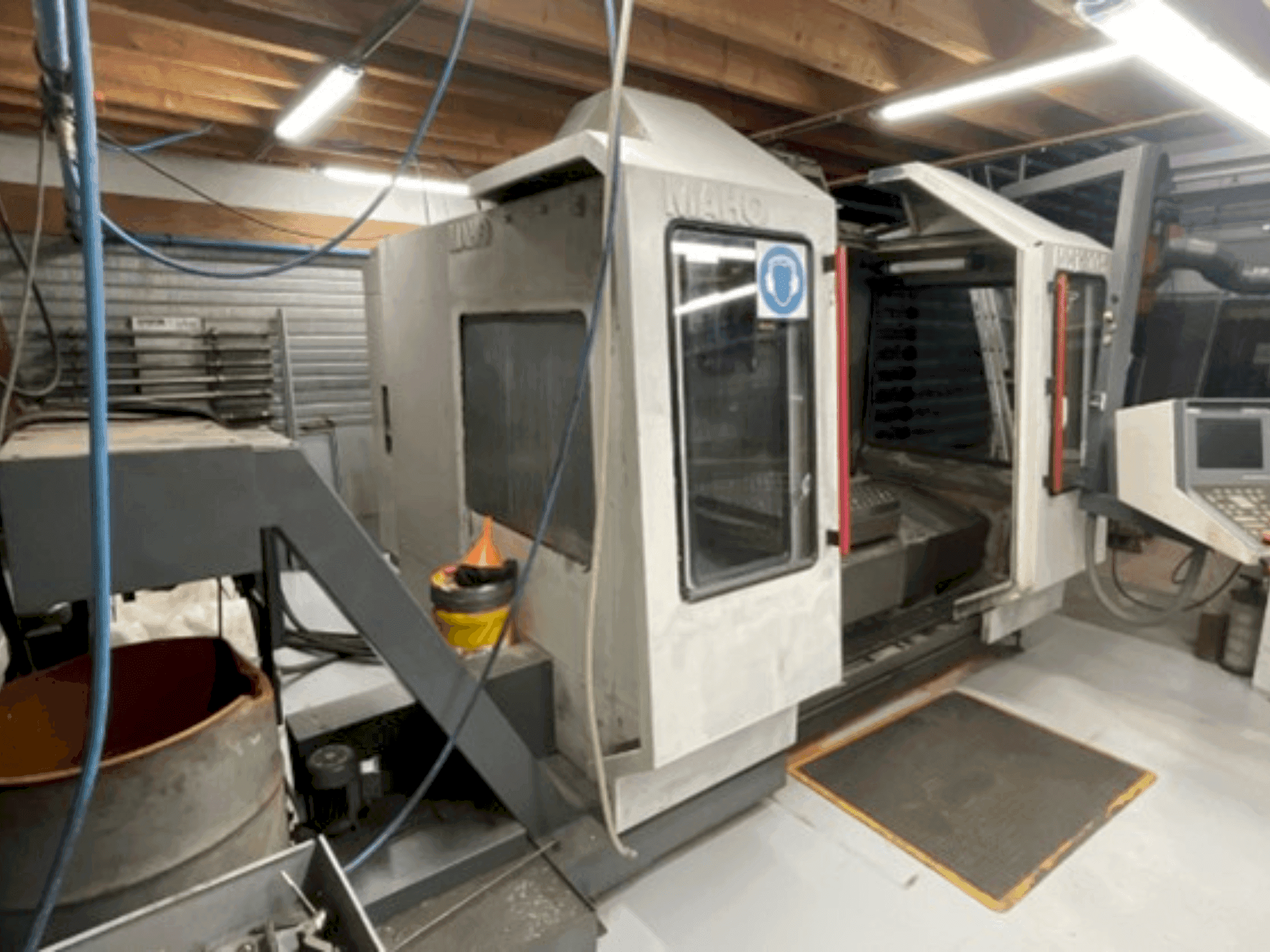 A MAHO MH1200S gép elölnézete