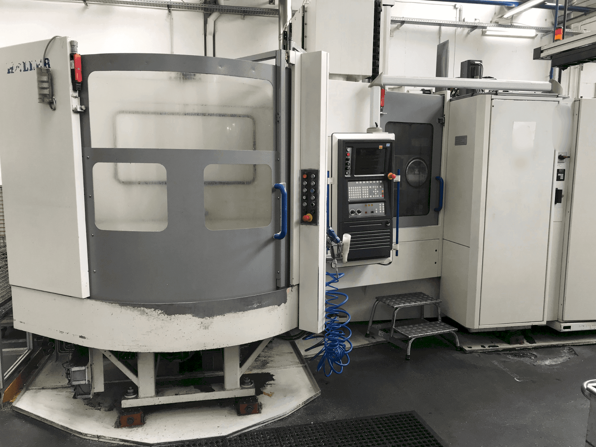 A HELLER MC 16 gép elölnézete