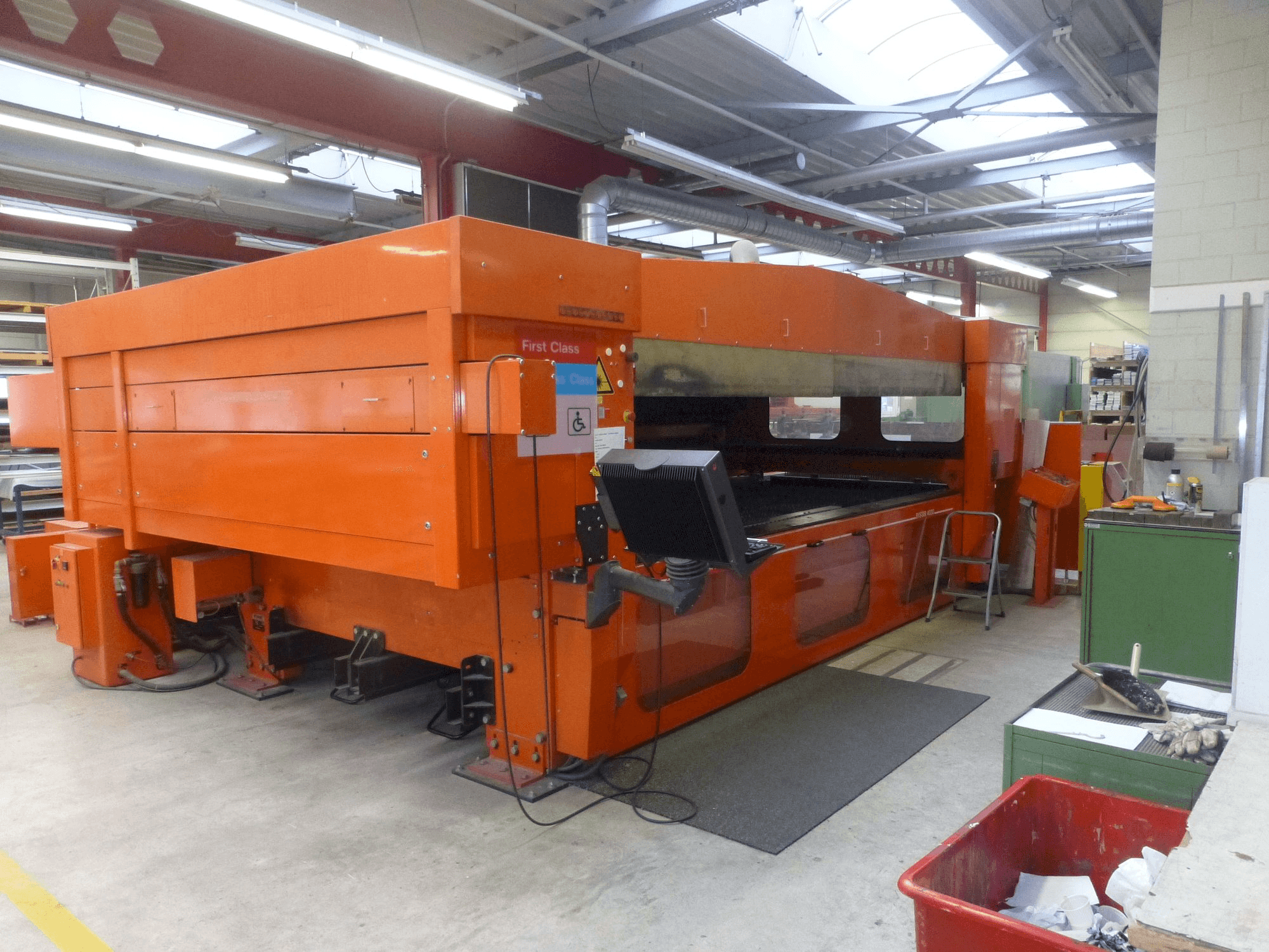 A Bystronic BYSTAR 4020 gép elölnézete