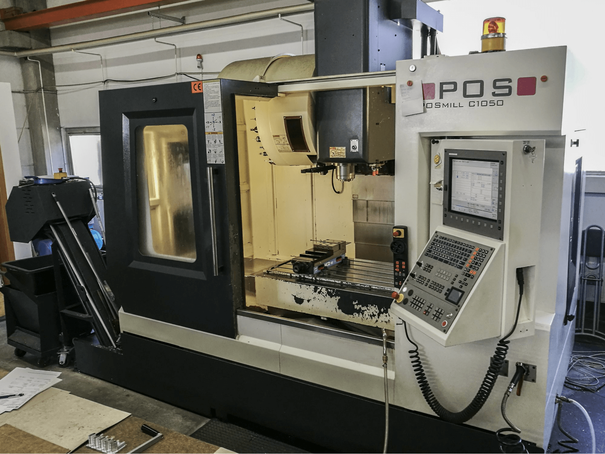 A POS POSmill C1050 gép jobb nézete
