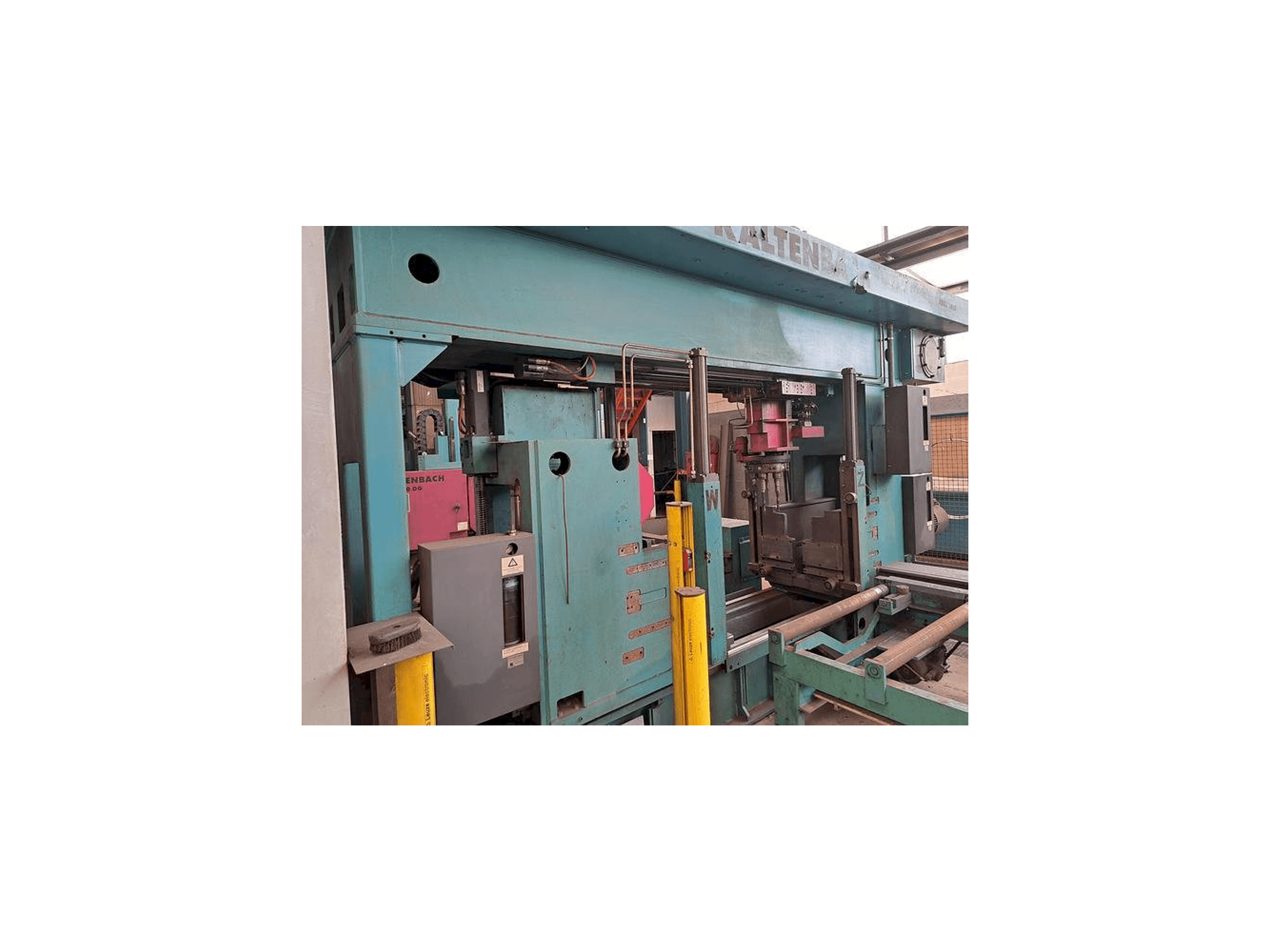 A KALTENBACH KDX5 1015 gép oldalnézete