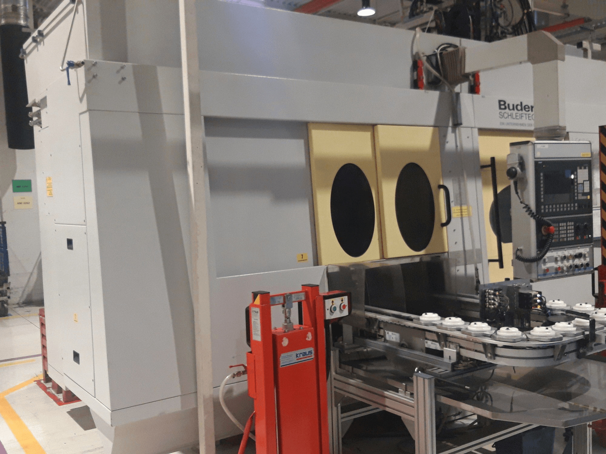 A Budeurus CNC 245 + Automation gép elölnézete