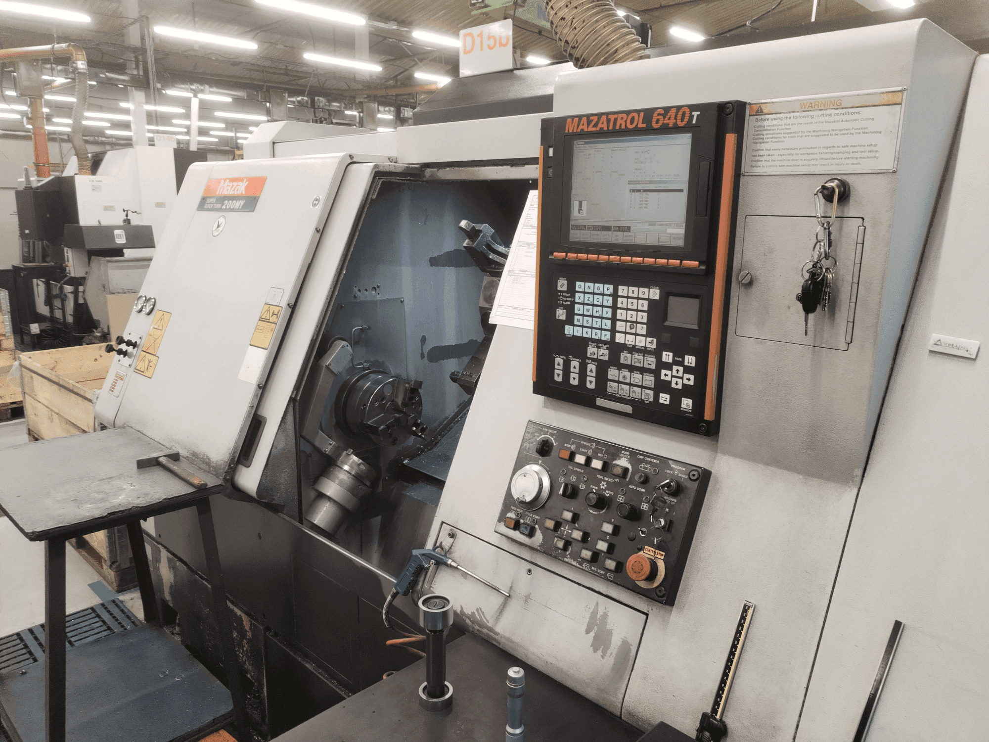 A Mazak SQT-200MY gép elölnézete