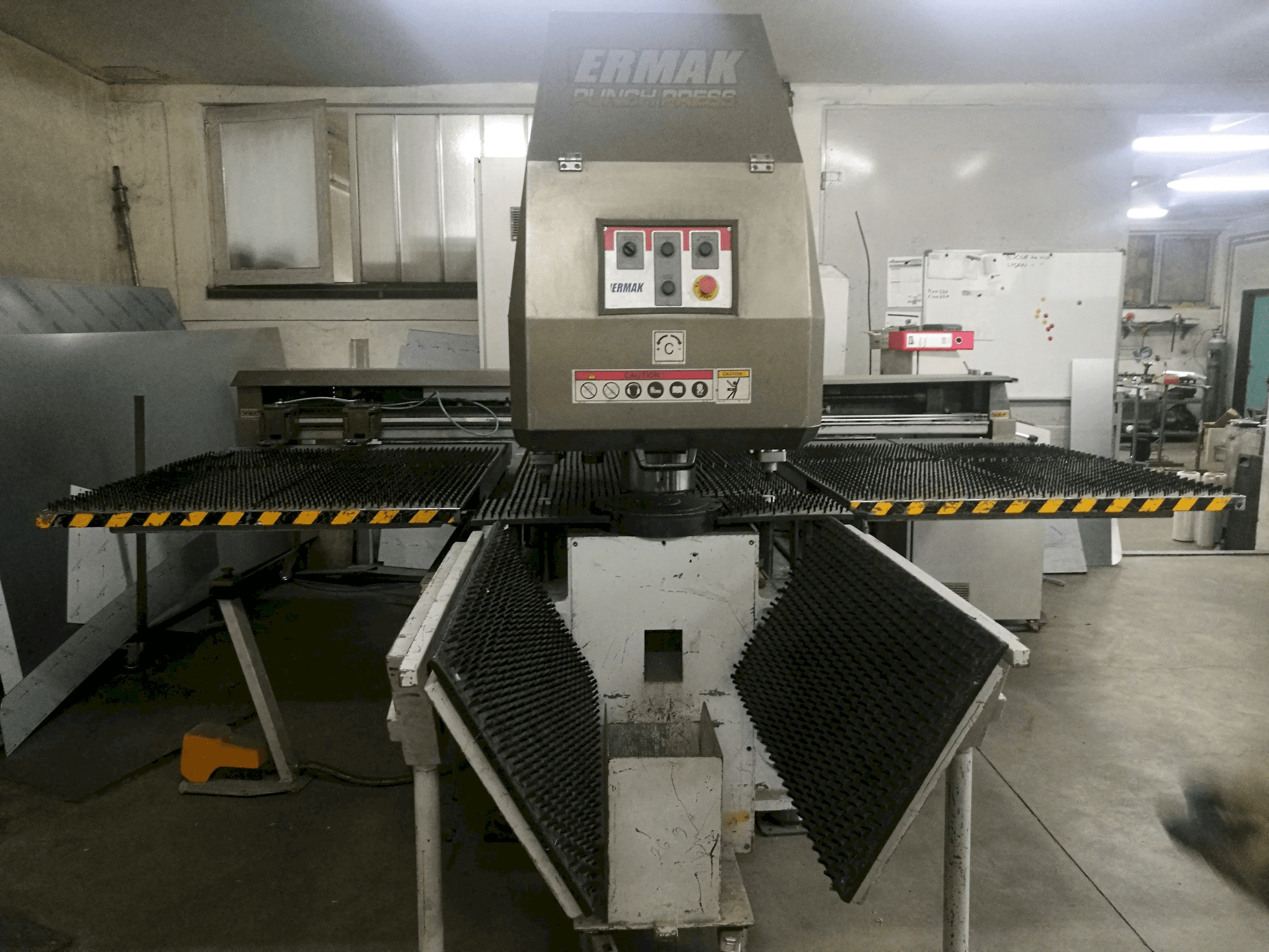 A ERMAKSAN RPP 127-30 gép elölnézete