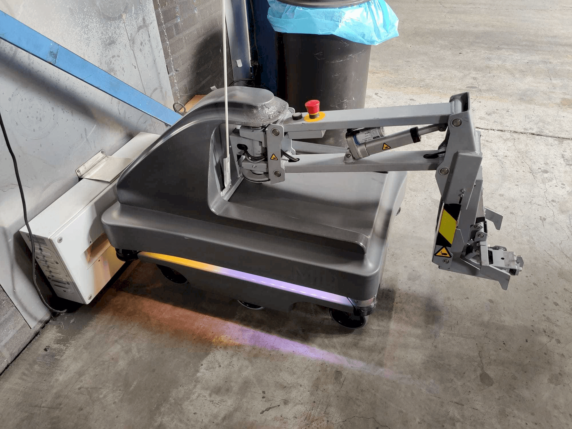 A MIR 200 gép elölnézete