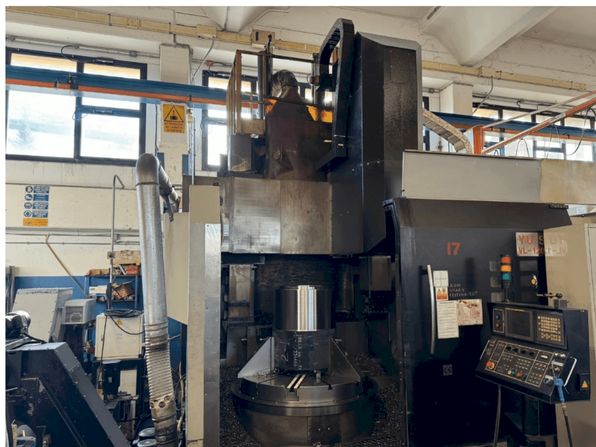 A YU SHINE YS-VL-1200 ATC+C gép elölnézete