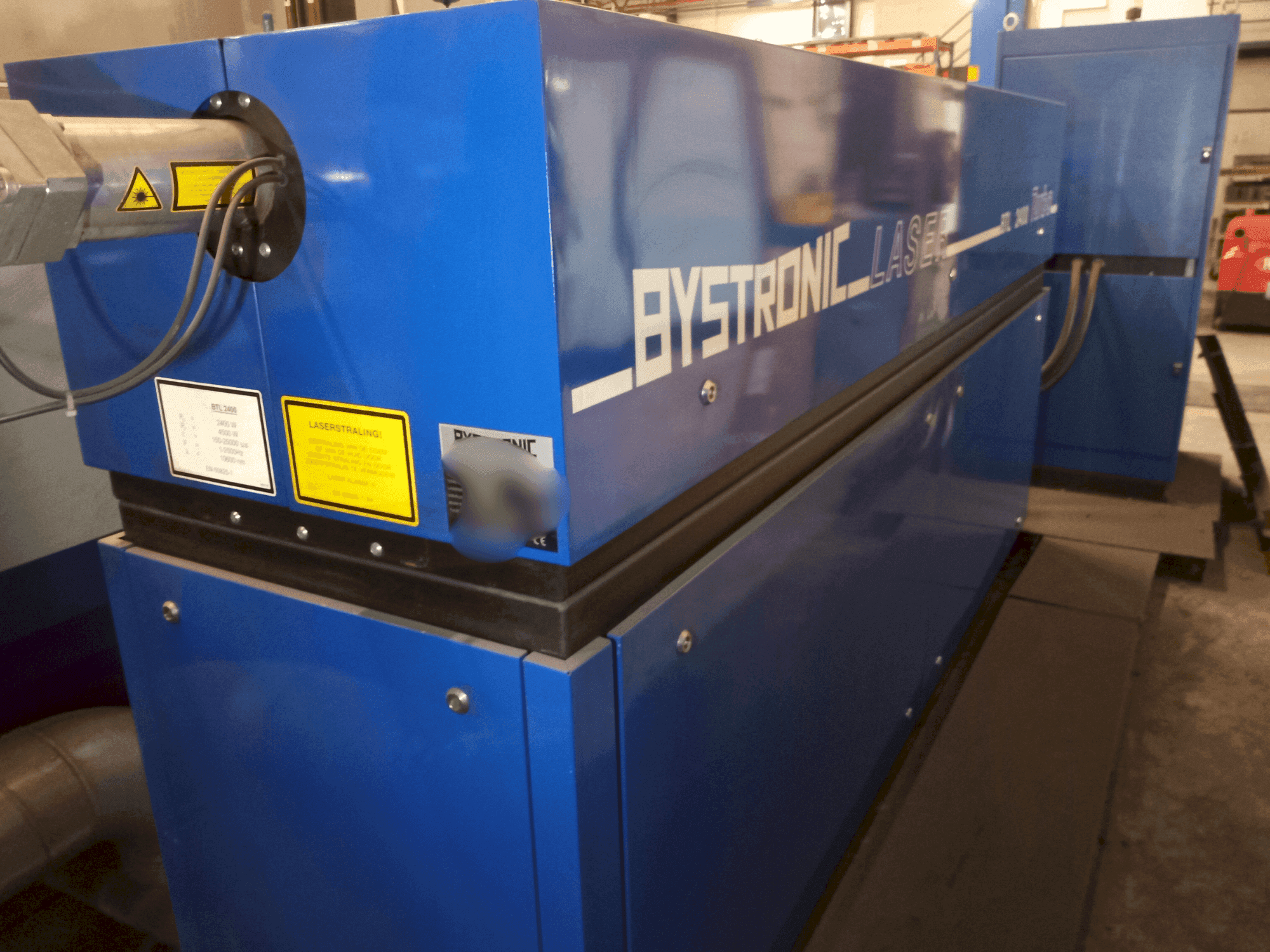 A Bystronic BySprint 2512 gép elölnézete