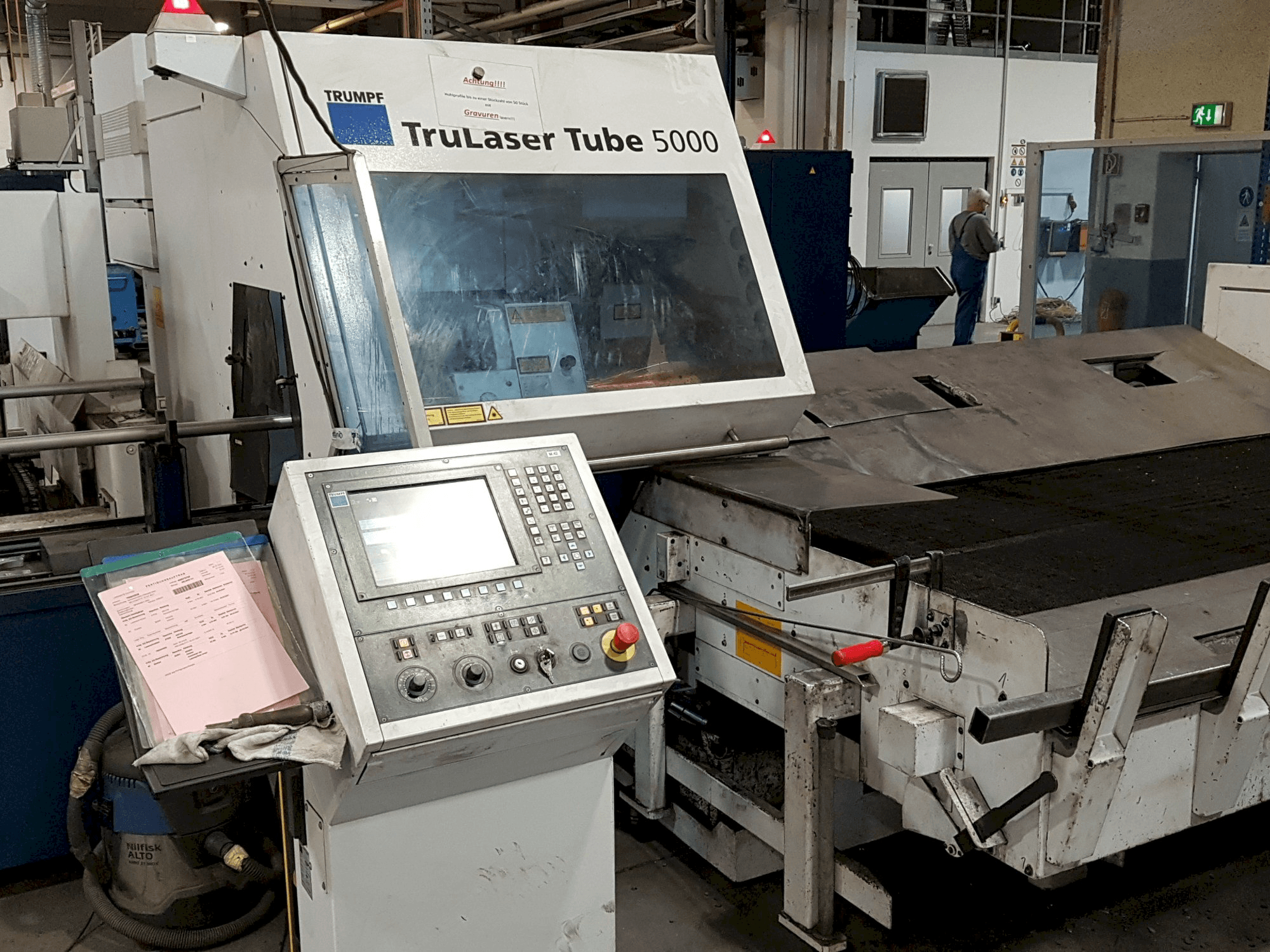 A Trumpf TruLaser Tube 5000 gép elölnézete