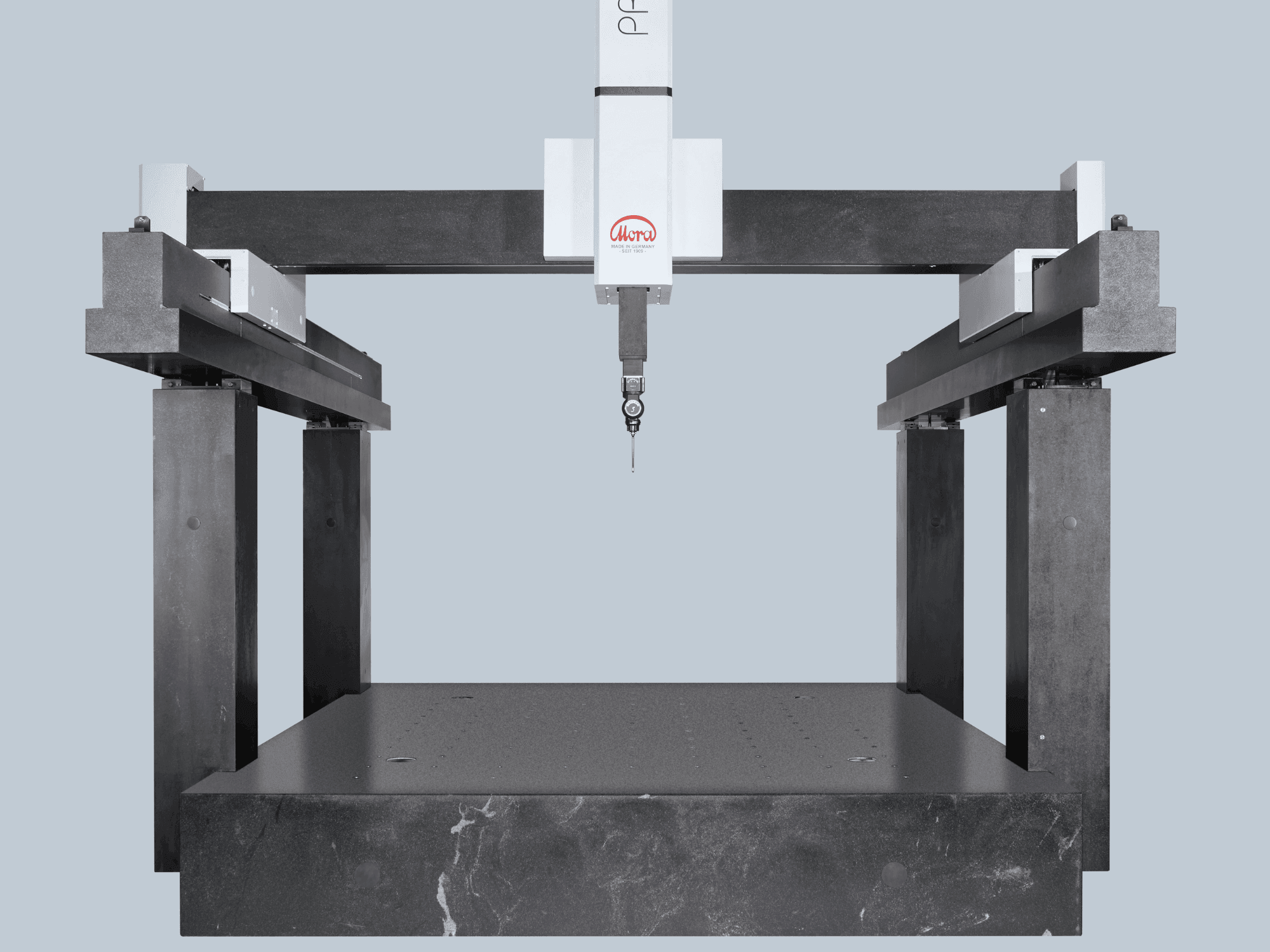 A Mora Primus 152012 gép elölnézete