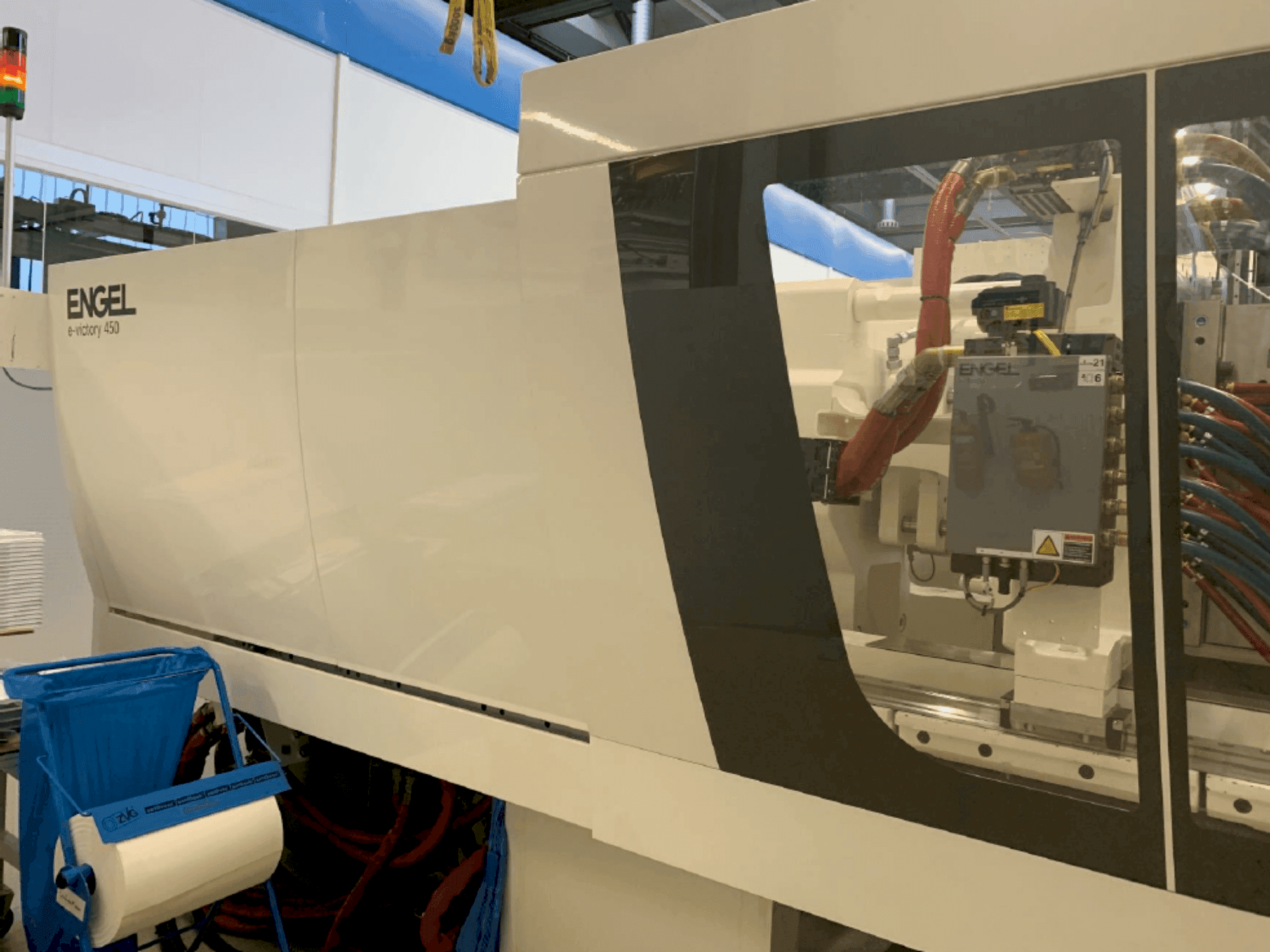 A Engel e-Victory 740/450 US gép elölnézete