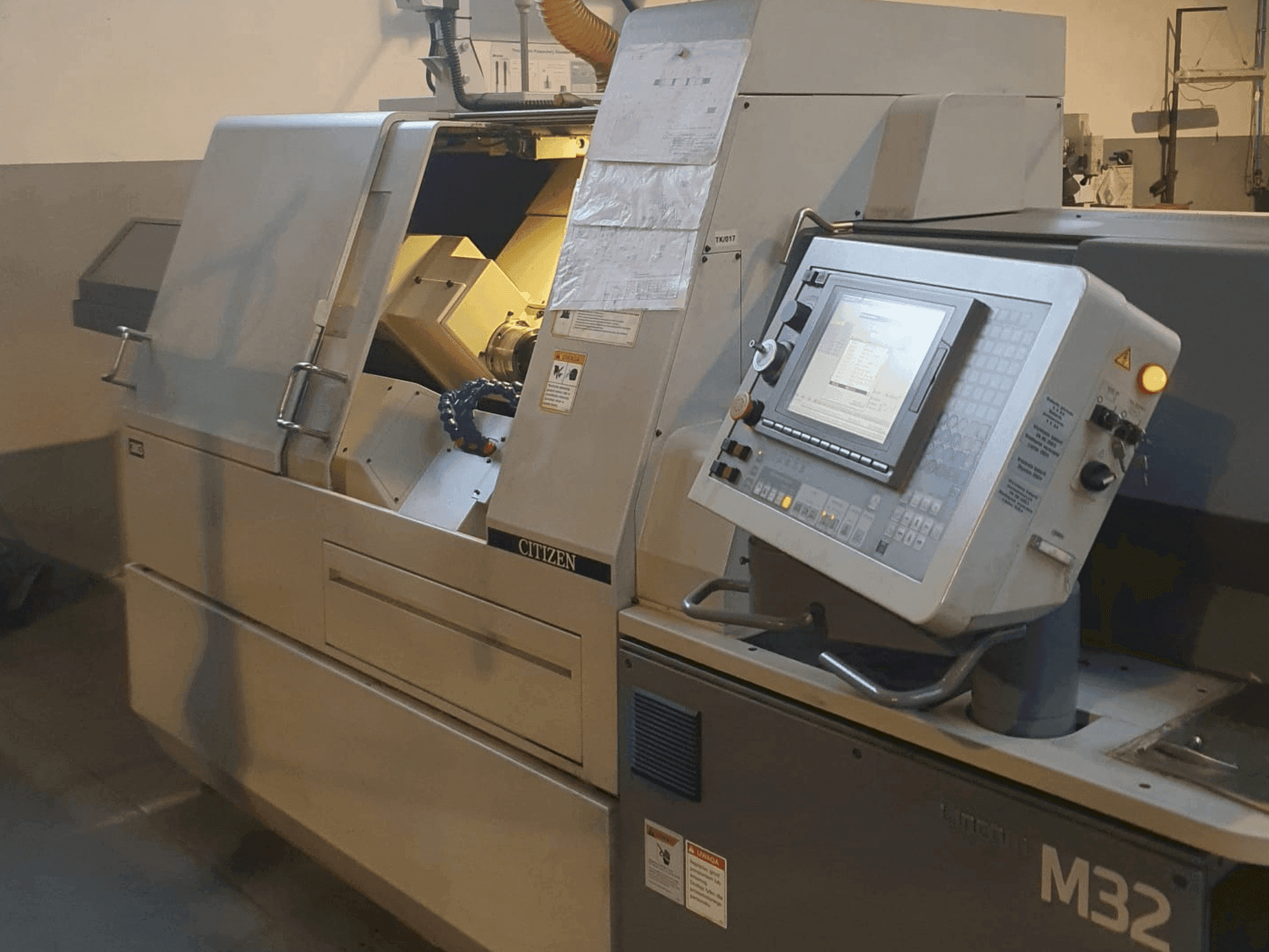 A Citizen M32 gép elölnézete