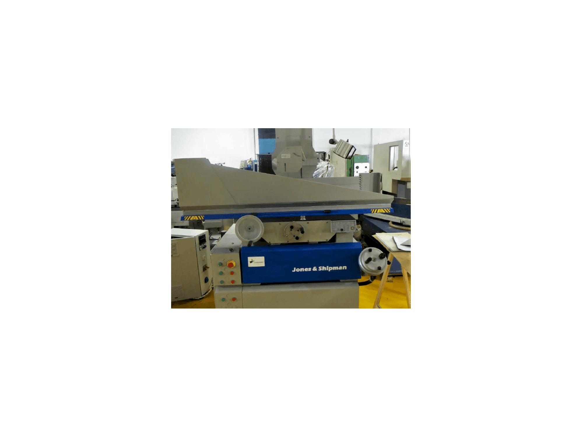 A Jones & Shipman 1400 E gép elölnézete