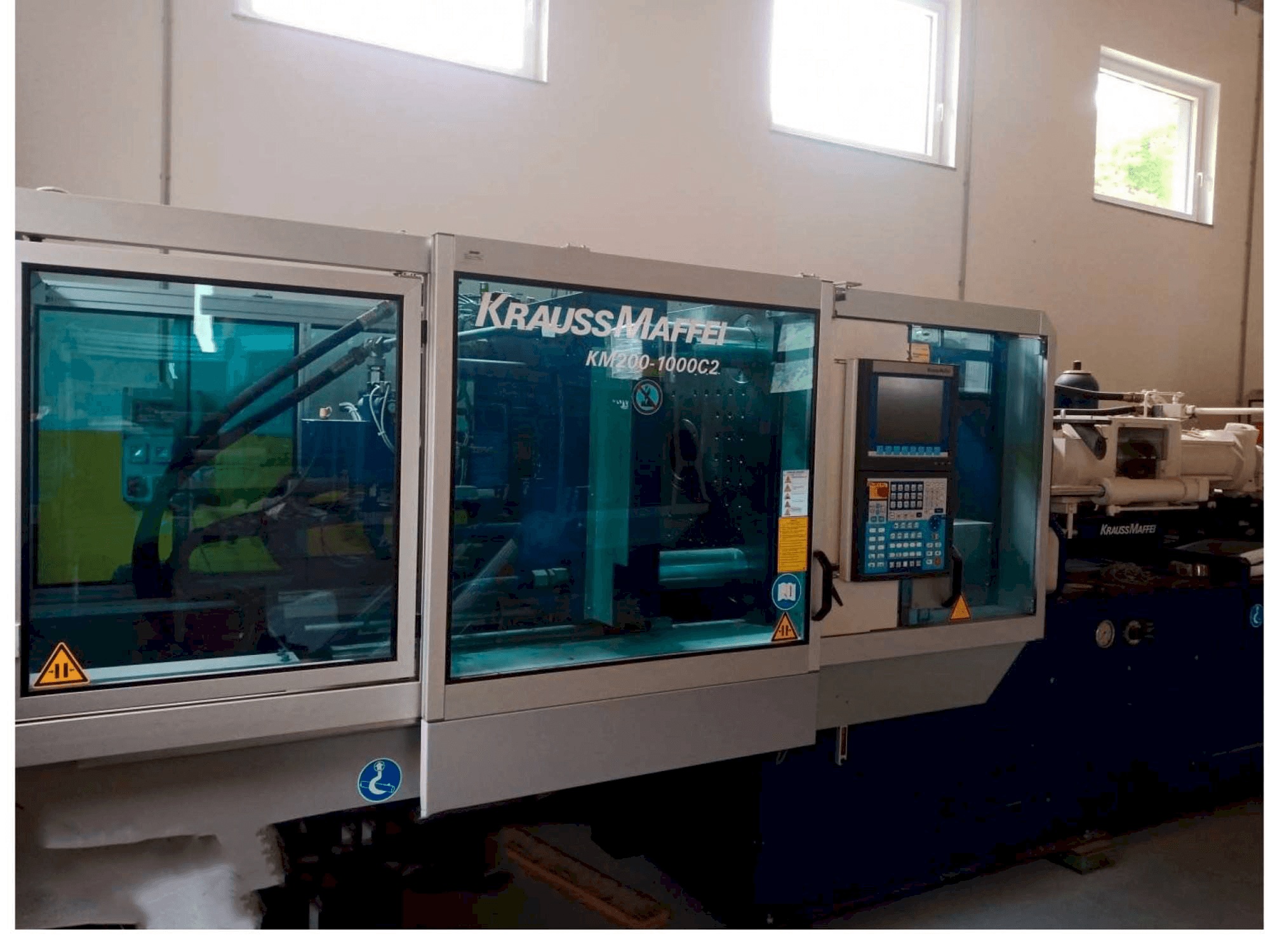 A Krauss Maffei KM 200/1000 gép elölnézete