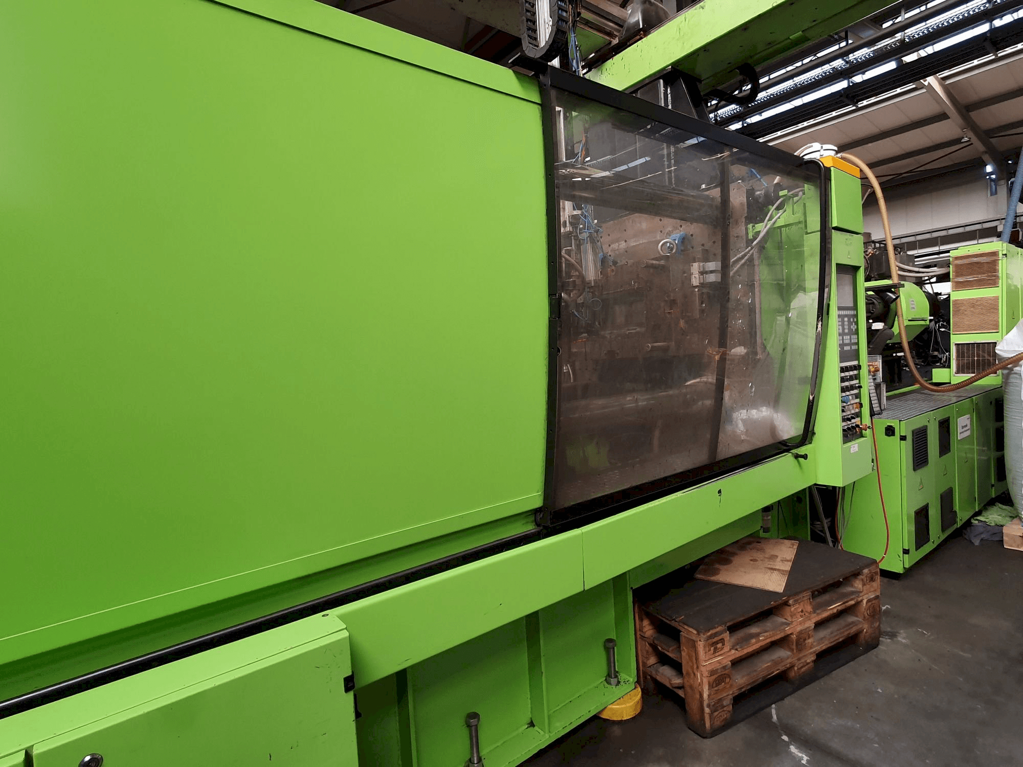 A ENGEL ES 4550/550 KSL gép elölnézete