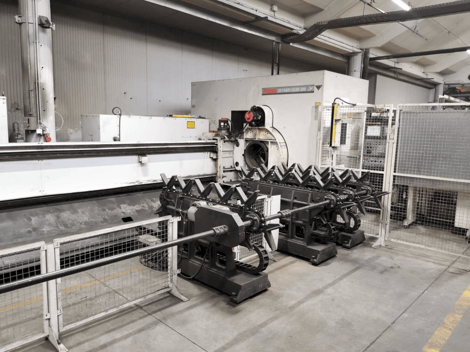 A Mazak 3D Fabri Gear 300V gép elölnézete