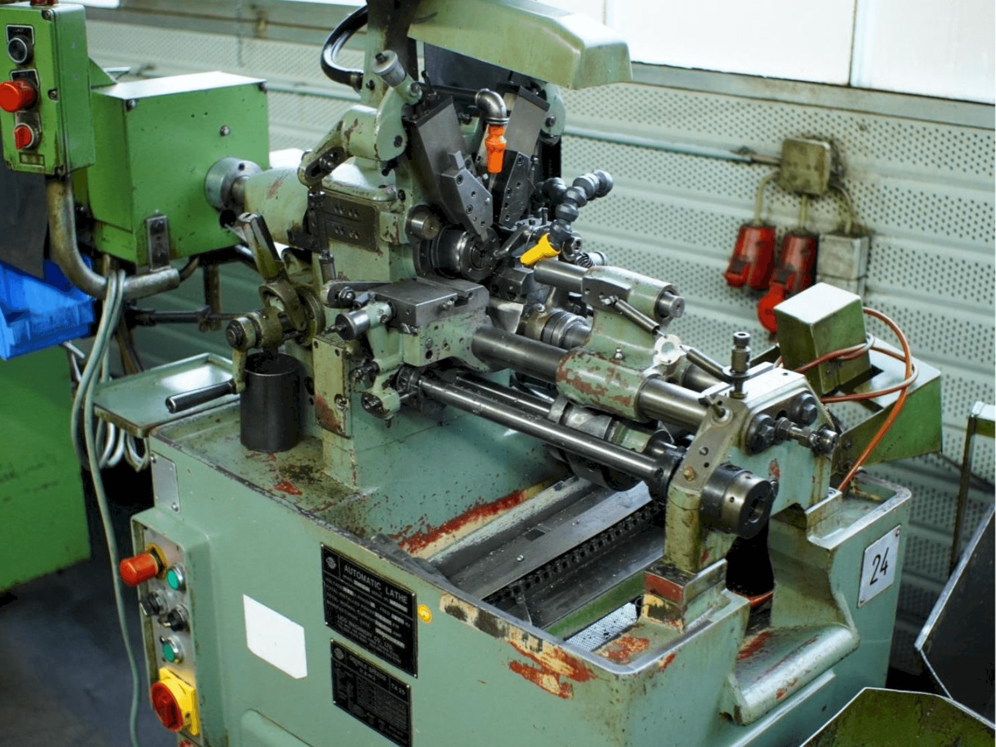 A LICO TA25 gép elölnézete