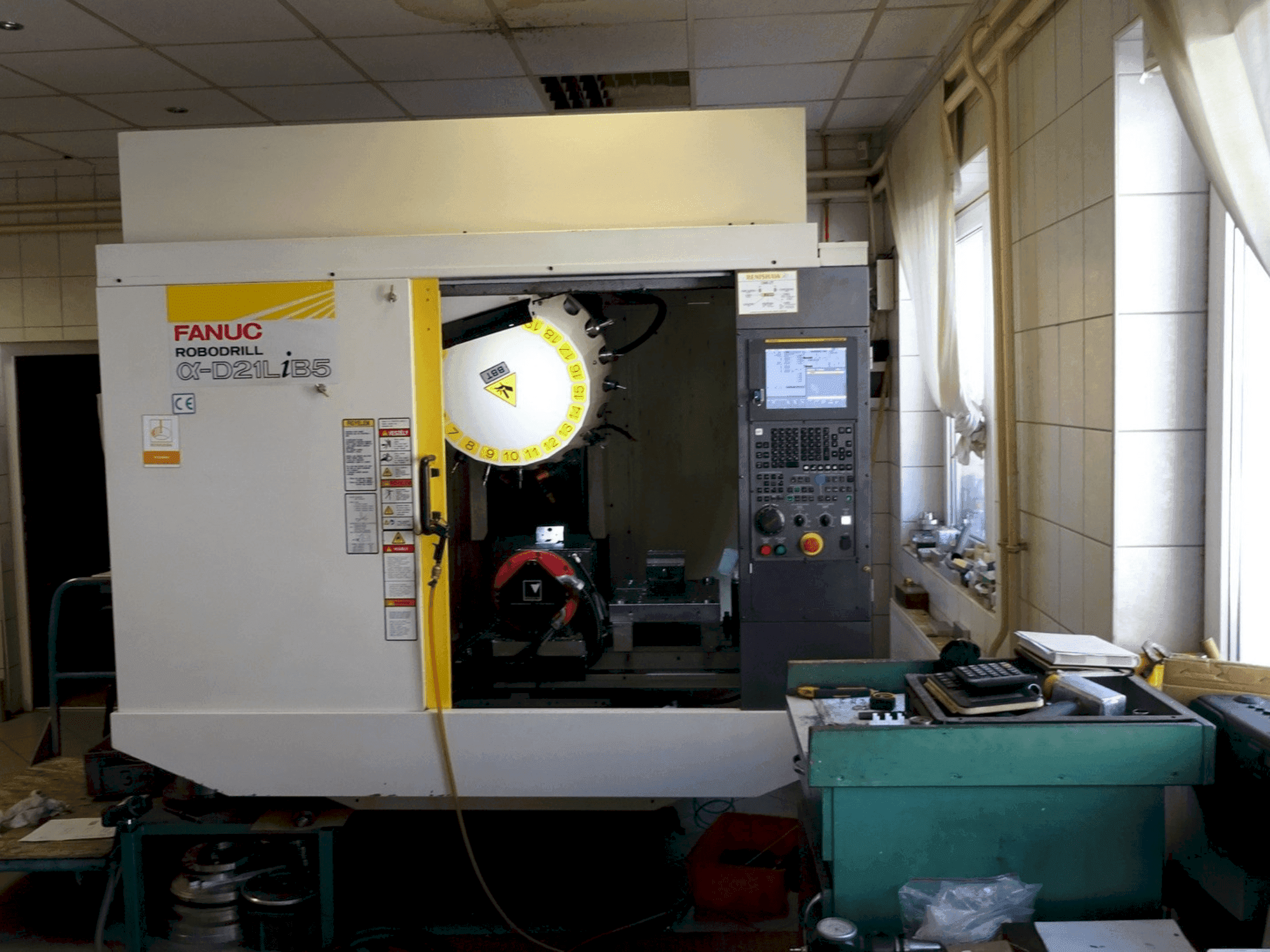 A FANUC Alfa D21LiB5 gép elölnézete