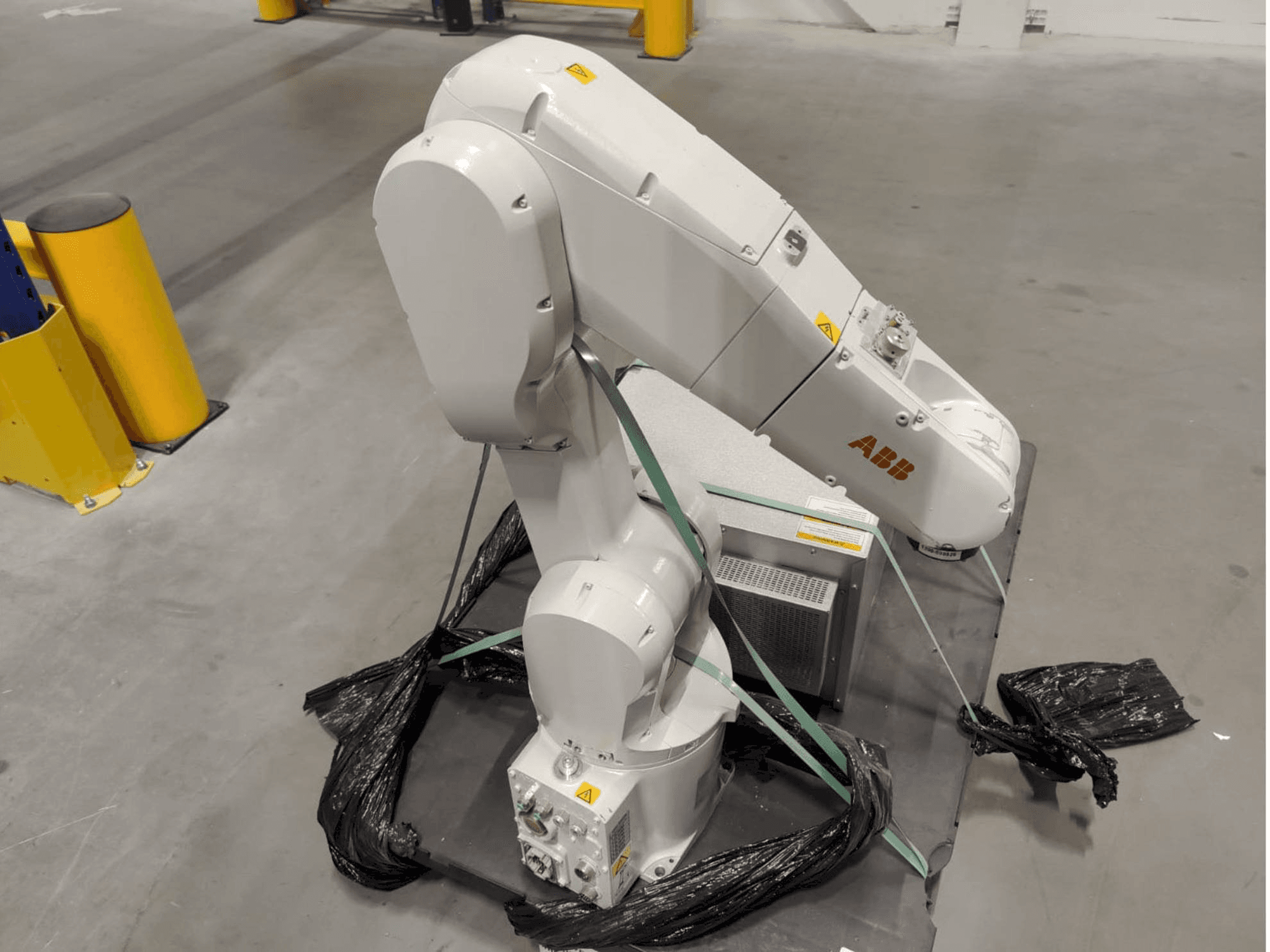 A ABB IRB1200 M2004 gép elölnézete