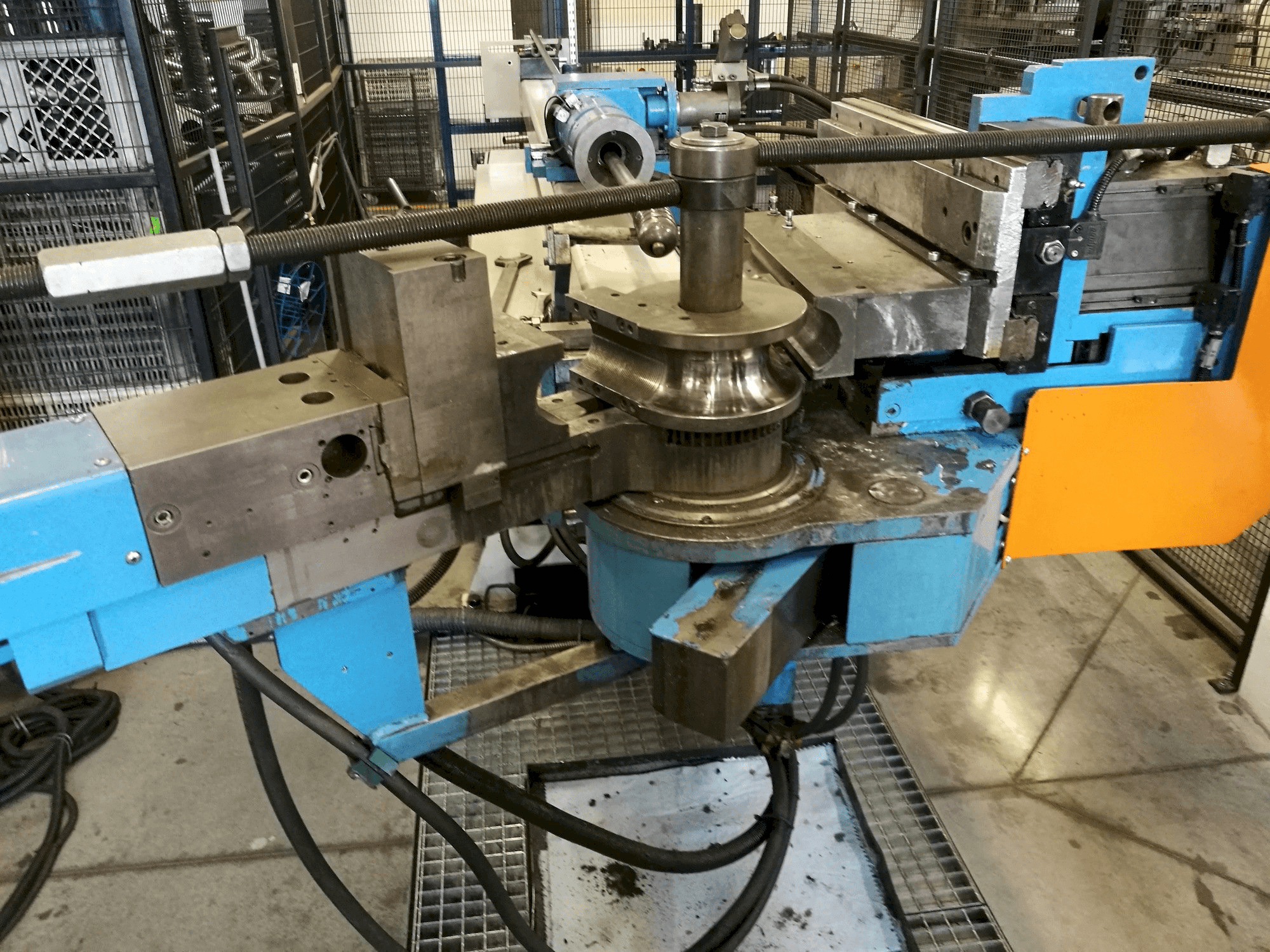 A Rasi S 80.5 gép elölnézete