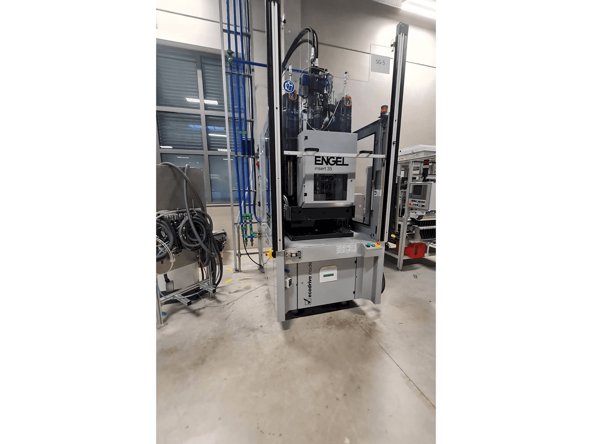 A Engel insert 60V-35 single XS ecodrive gép elölnézete