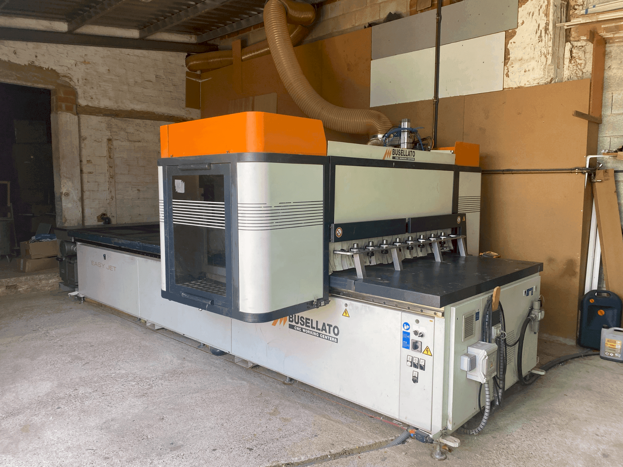 A BUSELLATO easyjet 5.12 gép elölnézete