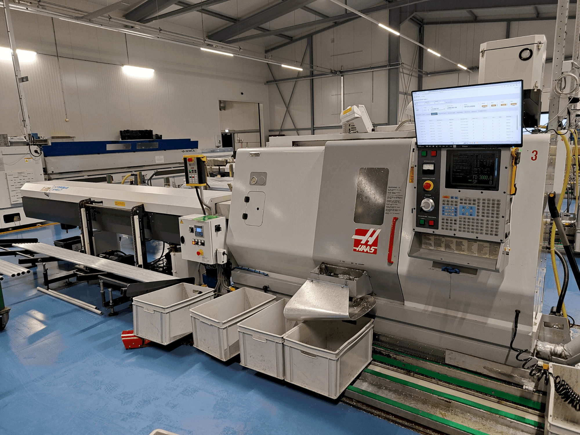 A HAAS SL-20HE (2002) gép elölnézete