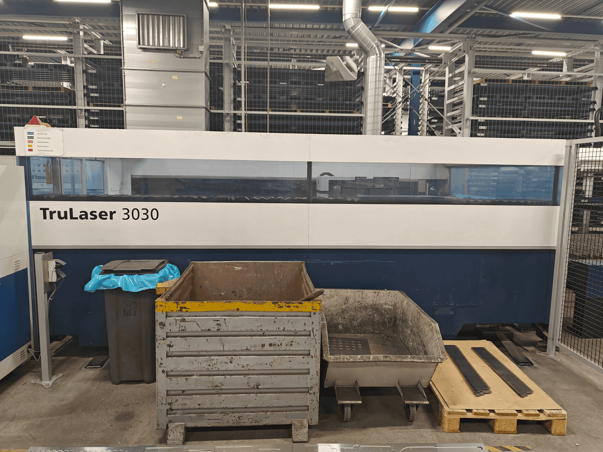 A TRUMPF TruLaser 3030 3,2kW CO2 gép elölnézete