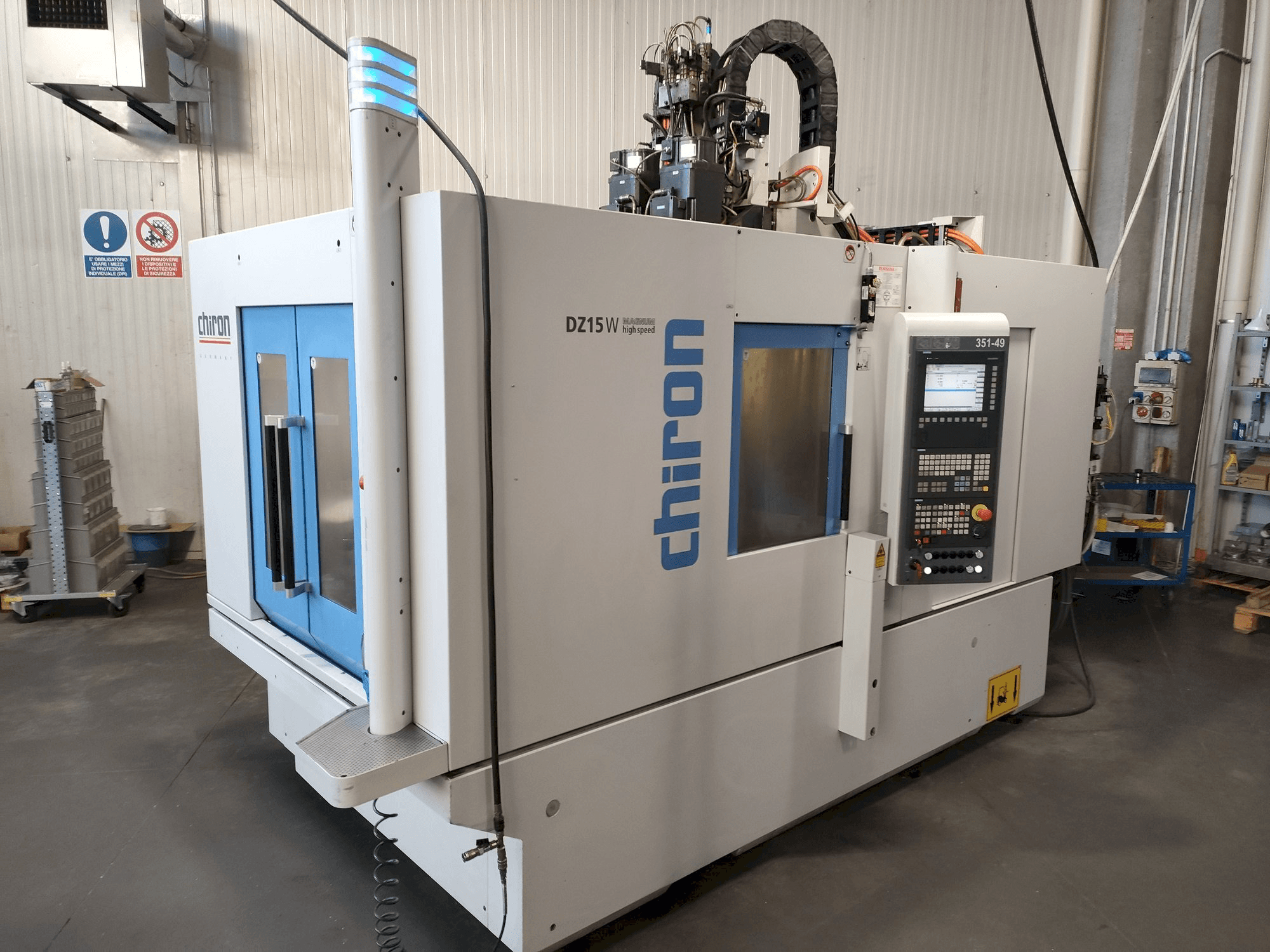 A CHIRON DZ15W MAGNUM HS gép elölnézete