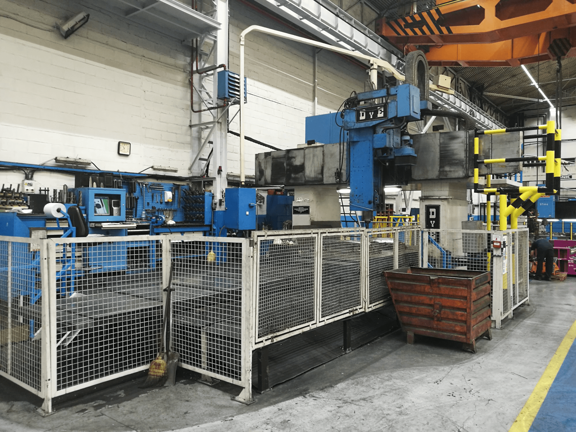 A DYE FPF-2-N/C gép jobb nézete