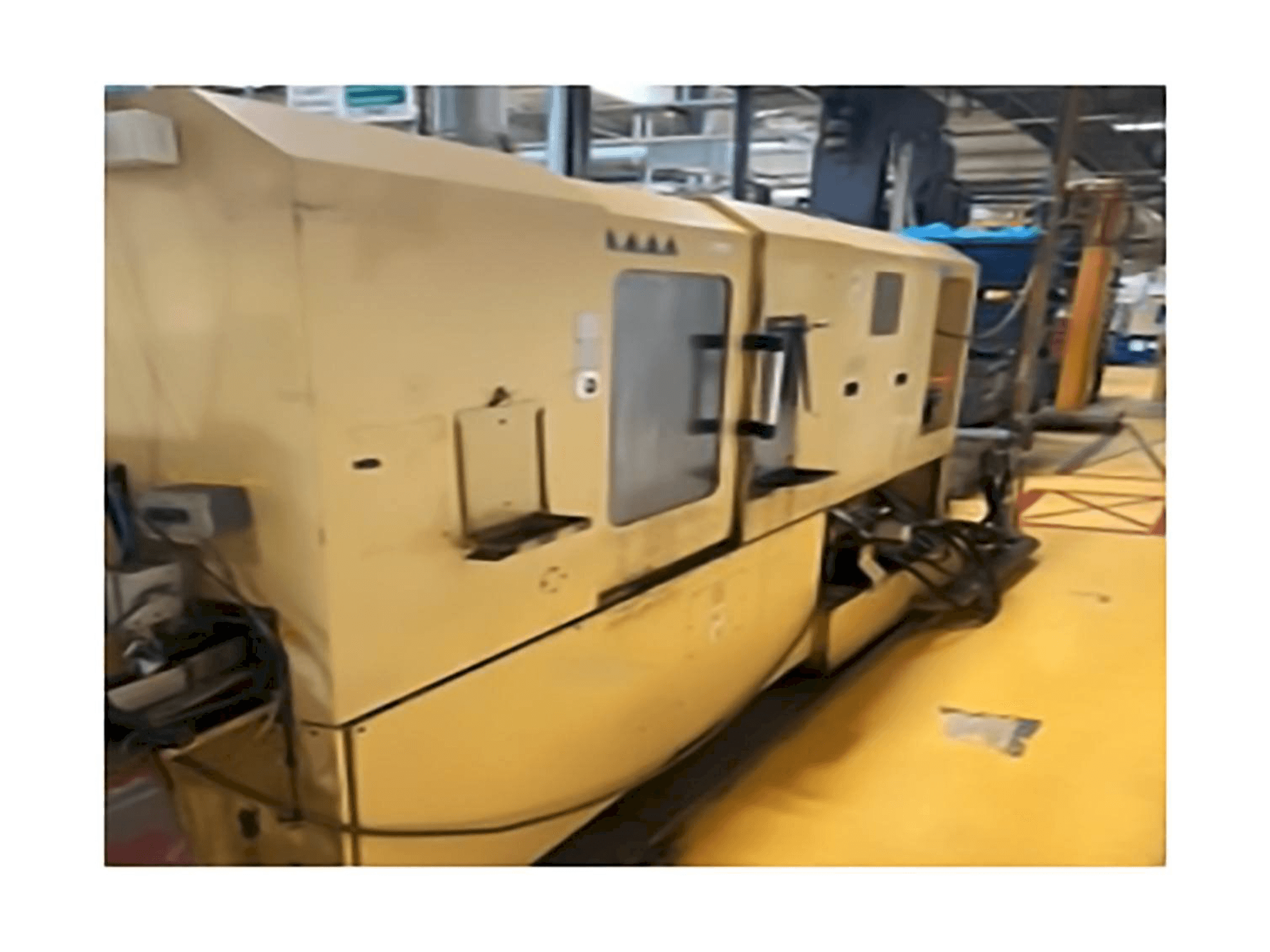 A TAJMAC-ZPS SAL 100/4 gép elölnézete