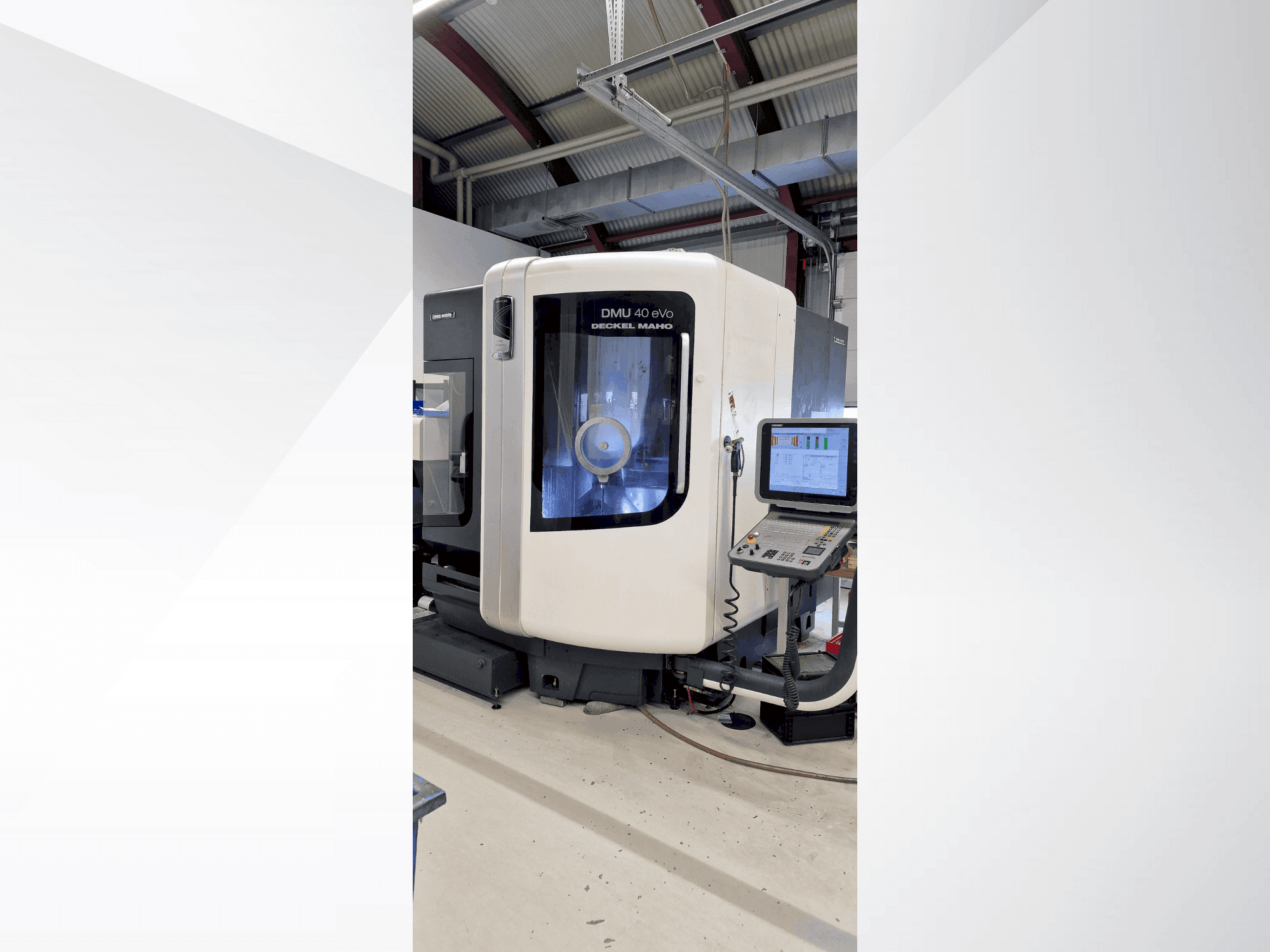 A DMG DECKEL MAHO DMU 40 evo gép elölnézete