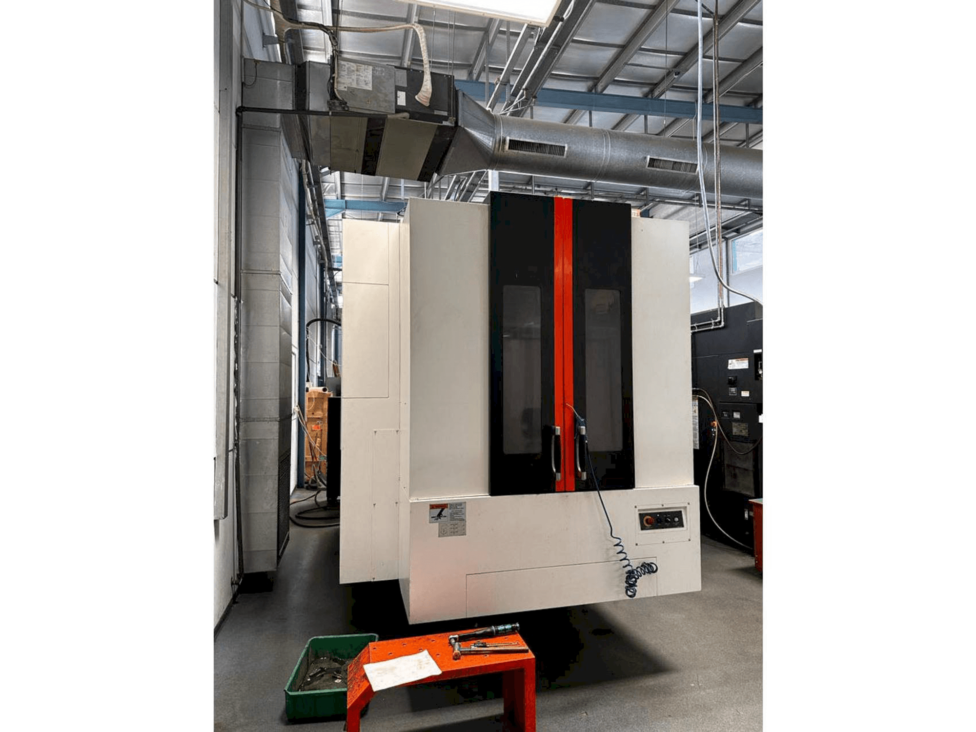 A Mazak NEXUS 4000-III gép elölnézete