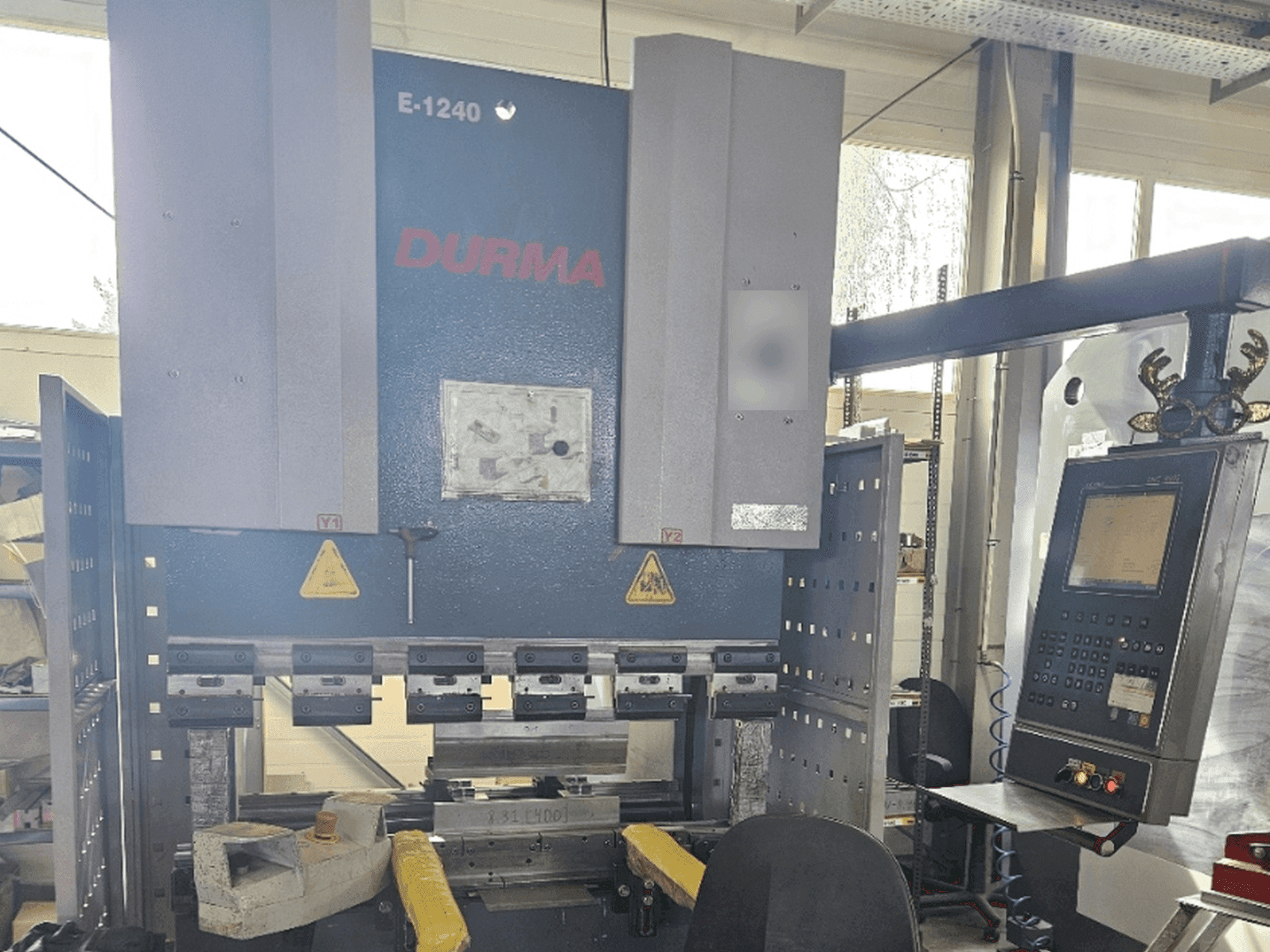 A Durma E 1240 gép elölnézete