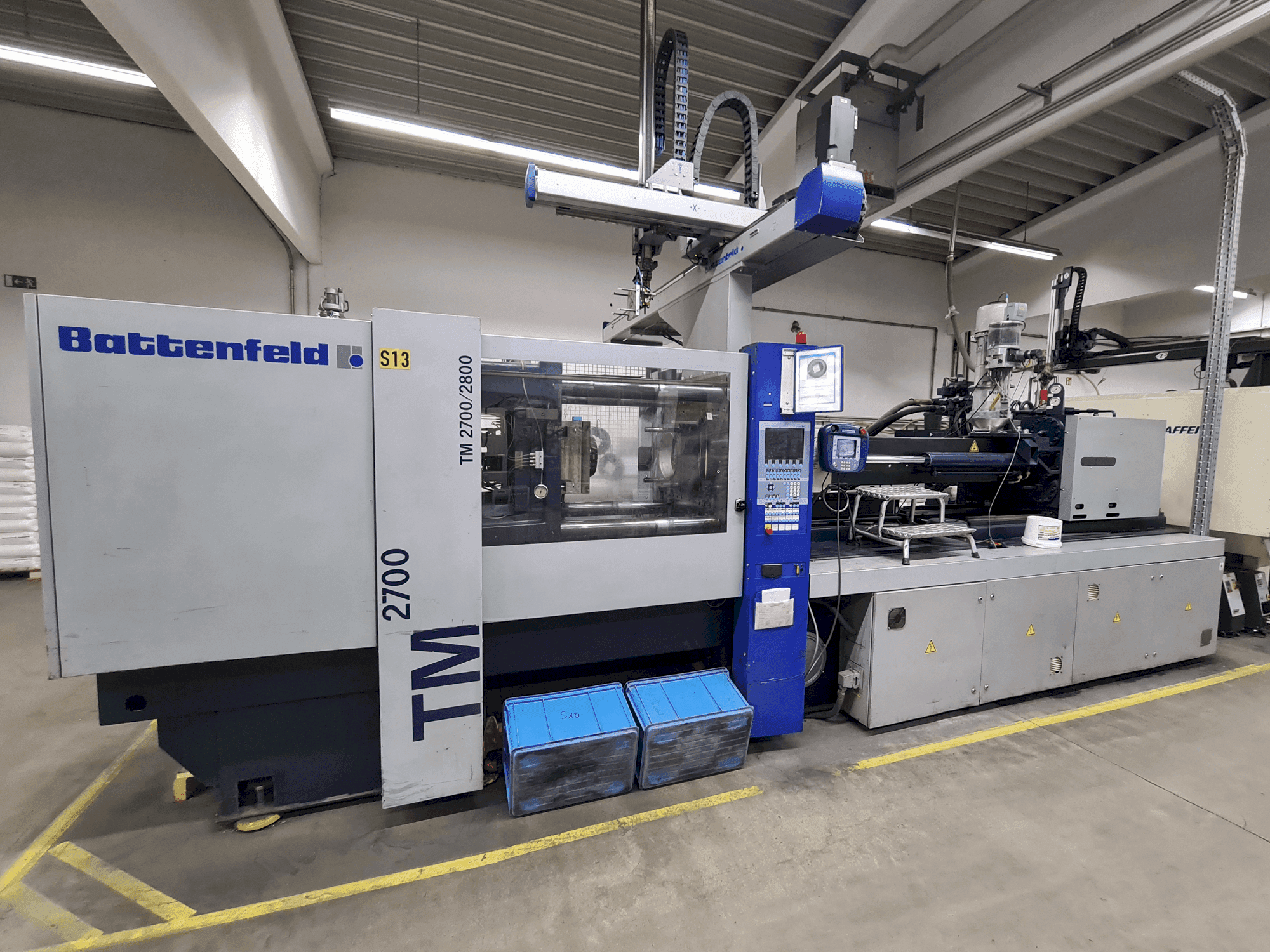 A Battenfeld TM 2700/2800 gép elölnézete