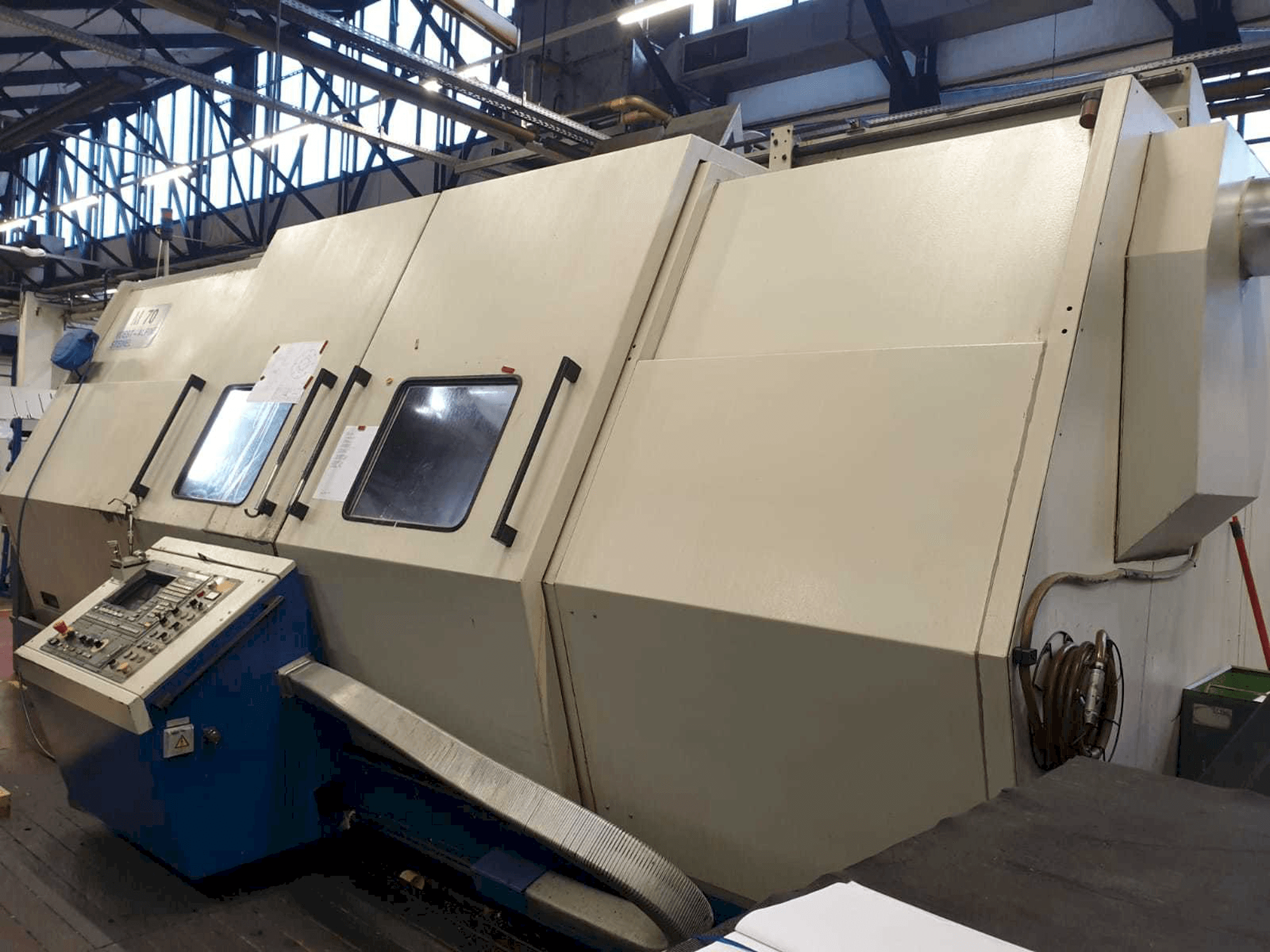 A WFL M70 gép elölnézete